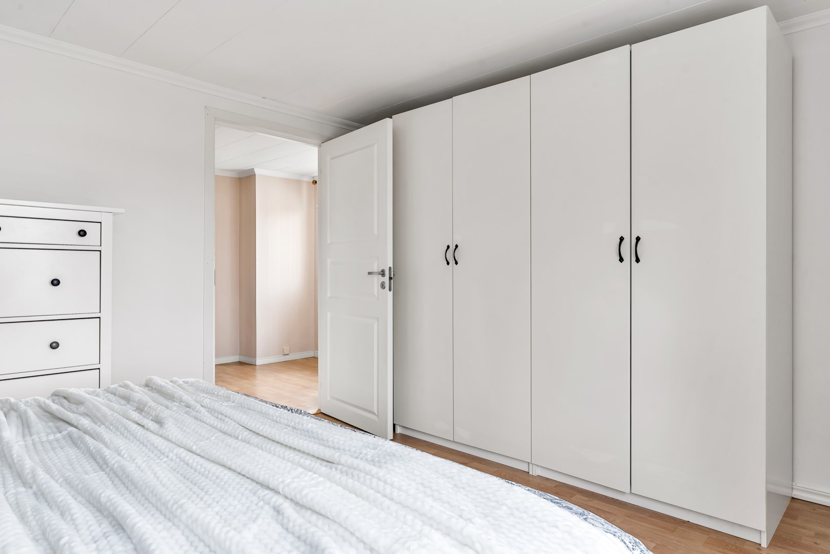 Bostadsbild från Västerberga Storstenen 36, Såld i Rasbo, Uppsala