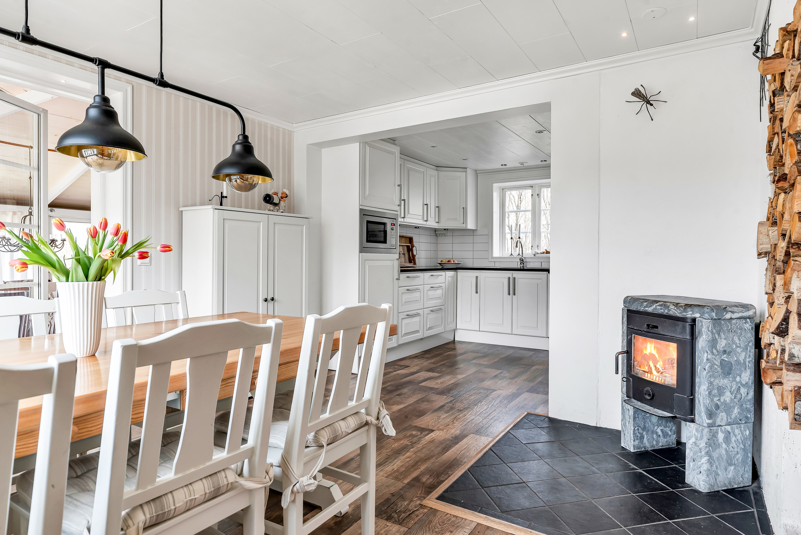 Bostadsbild från Västerberga Storstenen 36, Såld i Rasbo, Uppsala