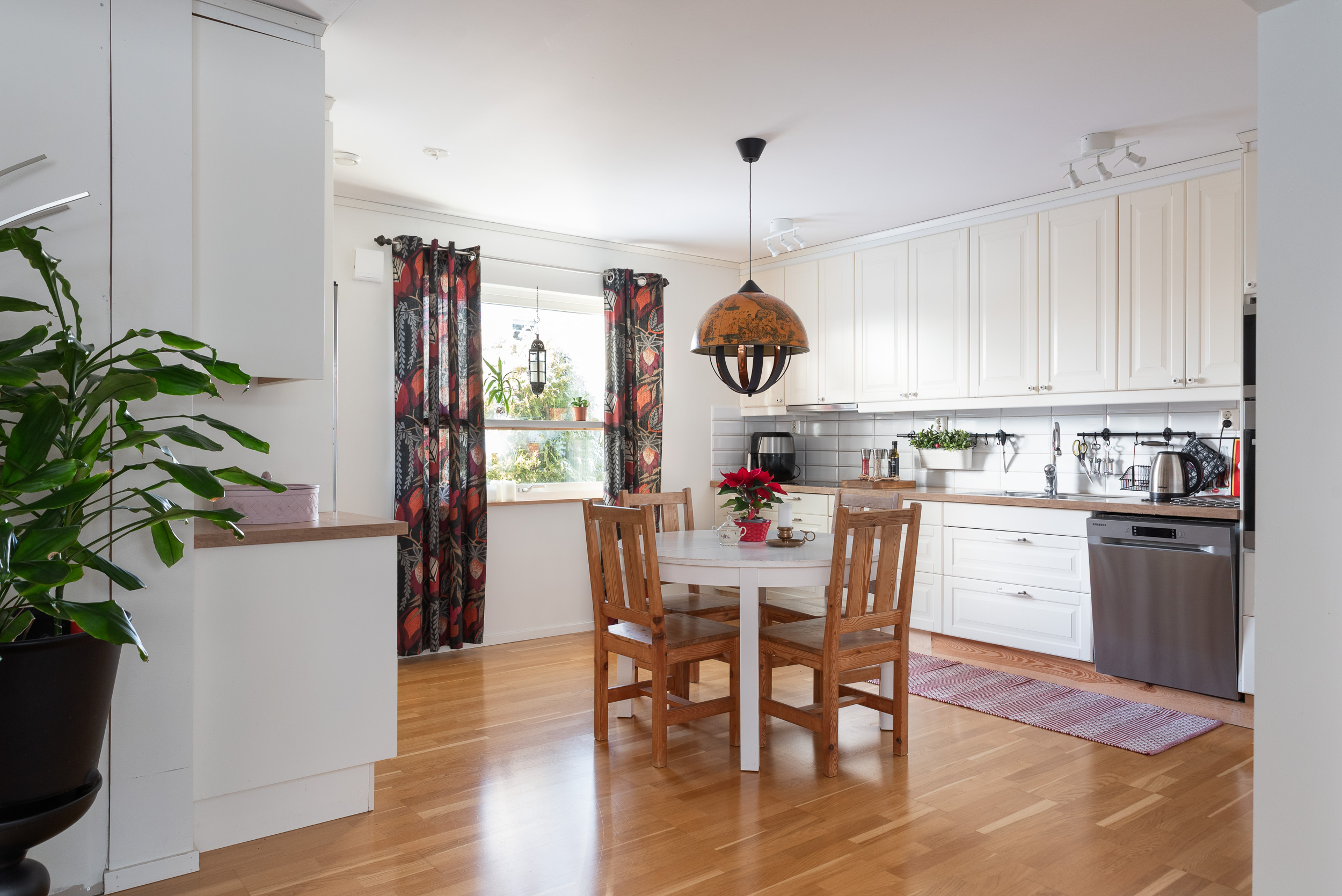 Bostadsbild från Aberga byväg 14, Såld i Aberga, Västerås