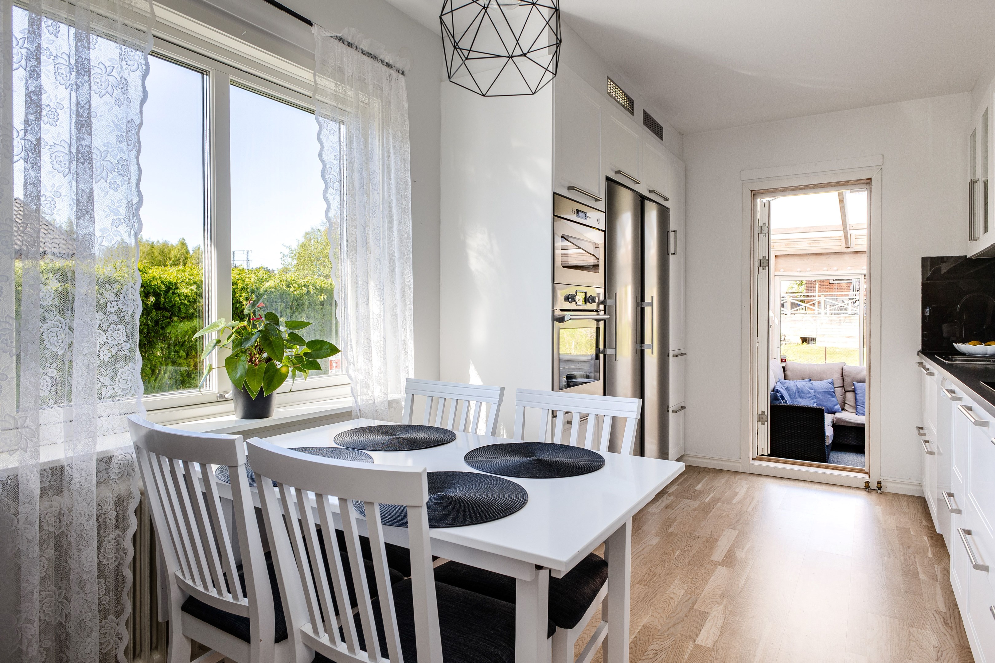 Bostadsbild från Runhällsgatan 14, Såld i Romberga, Enköping