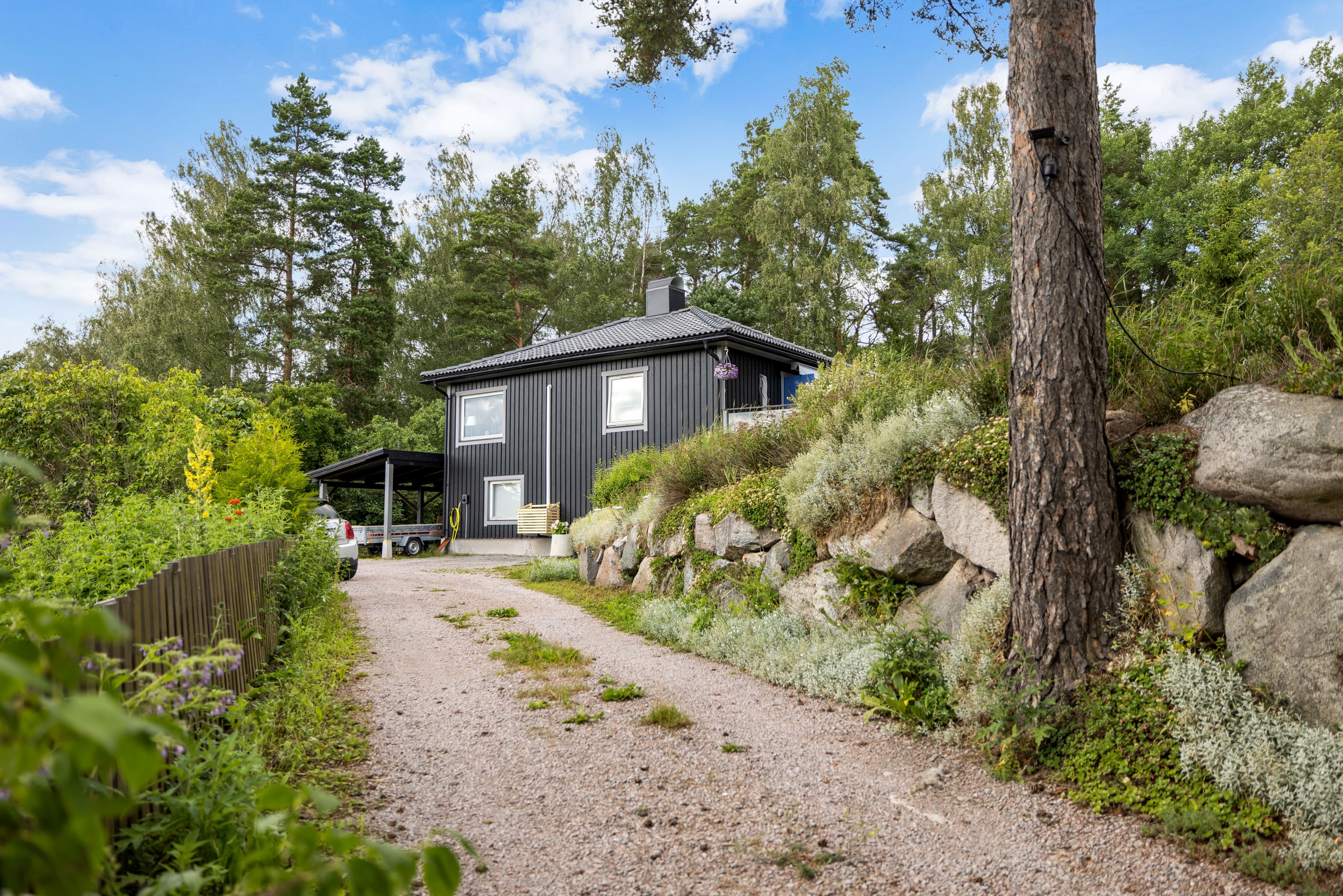 Bostadsbild från Apterarvägen 4, Till salu i Rasbo, Uppsala