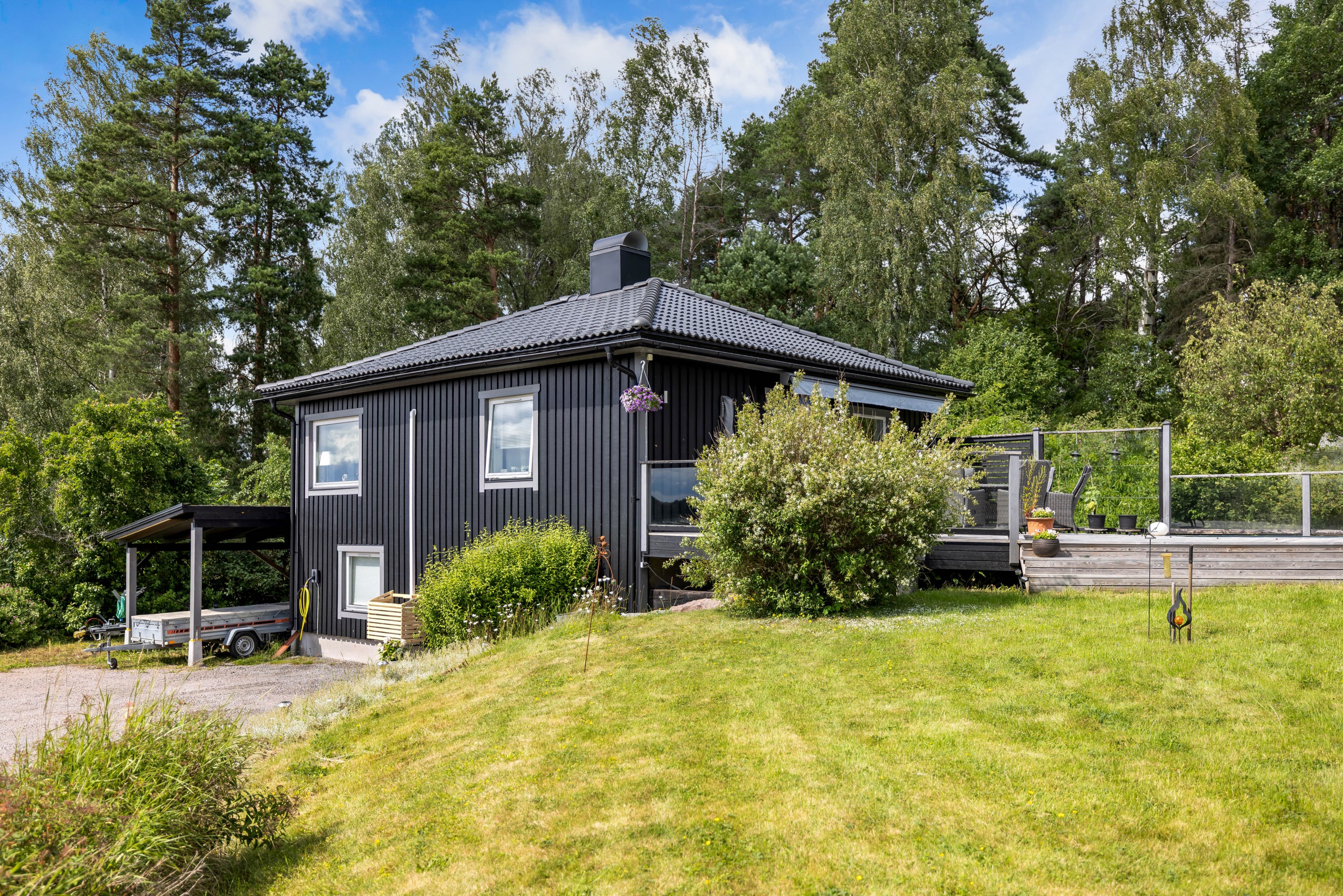 Bostadsbild från Apterarvägen 4, Till salu i Rasbo, Uppsala