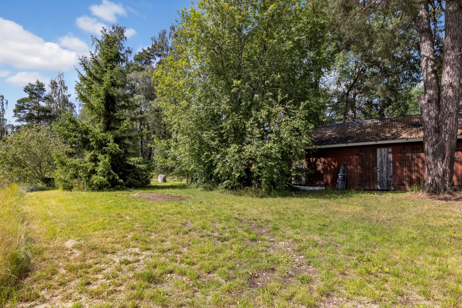 Bostadsbild från Apterarvägen 4, Till salu i Rasbo, Uppsala