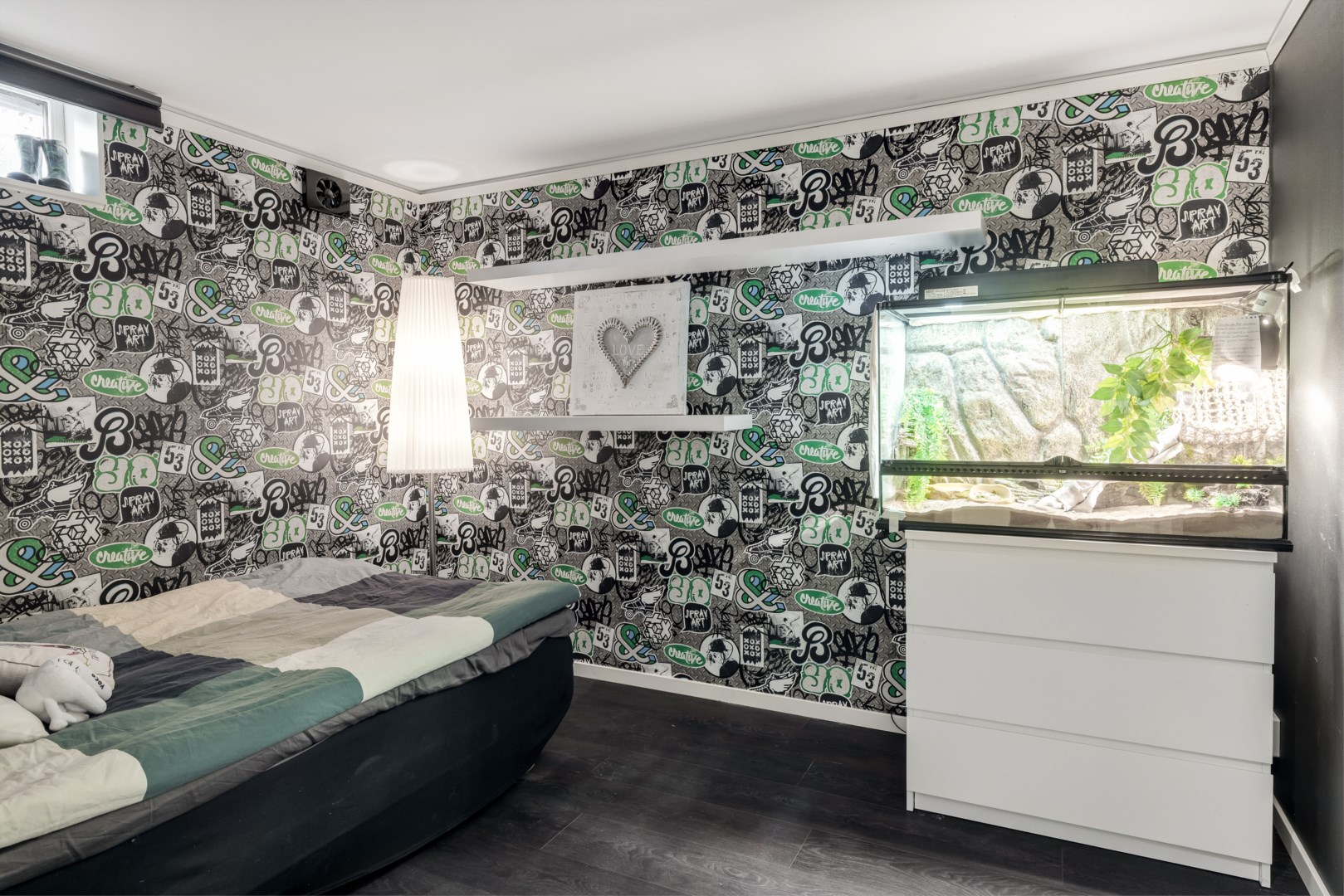 Bostadsbild från Apterarvägen 4, Till salu i Rasbo, Uppsala