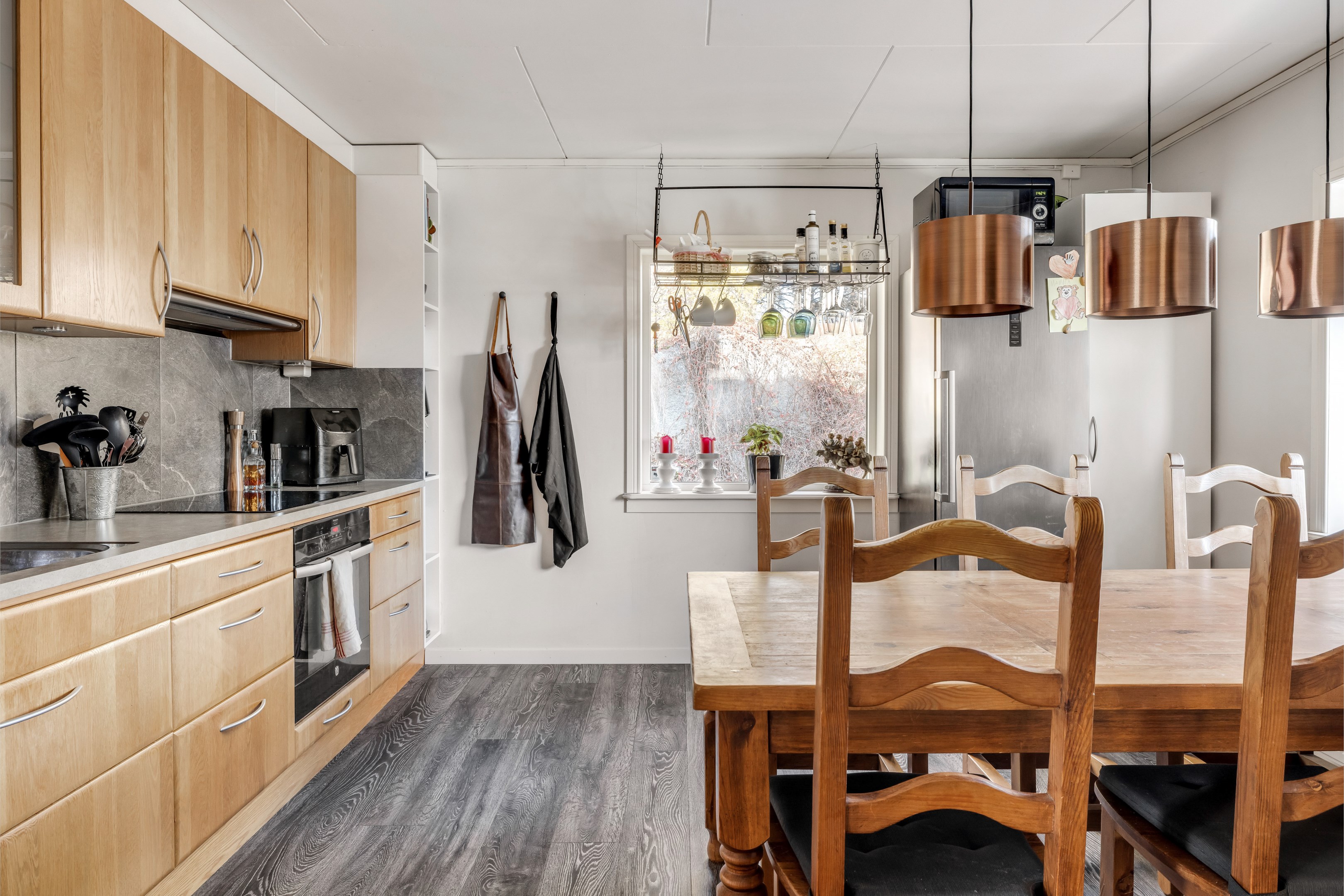 Bostadsbild från Apterarvägen 4, Till salu i Rasbo, Uppsala