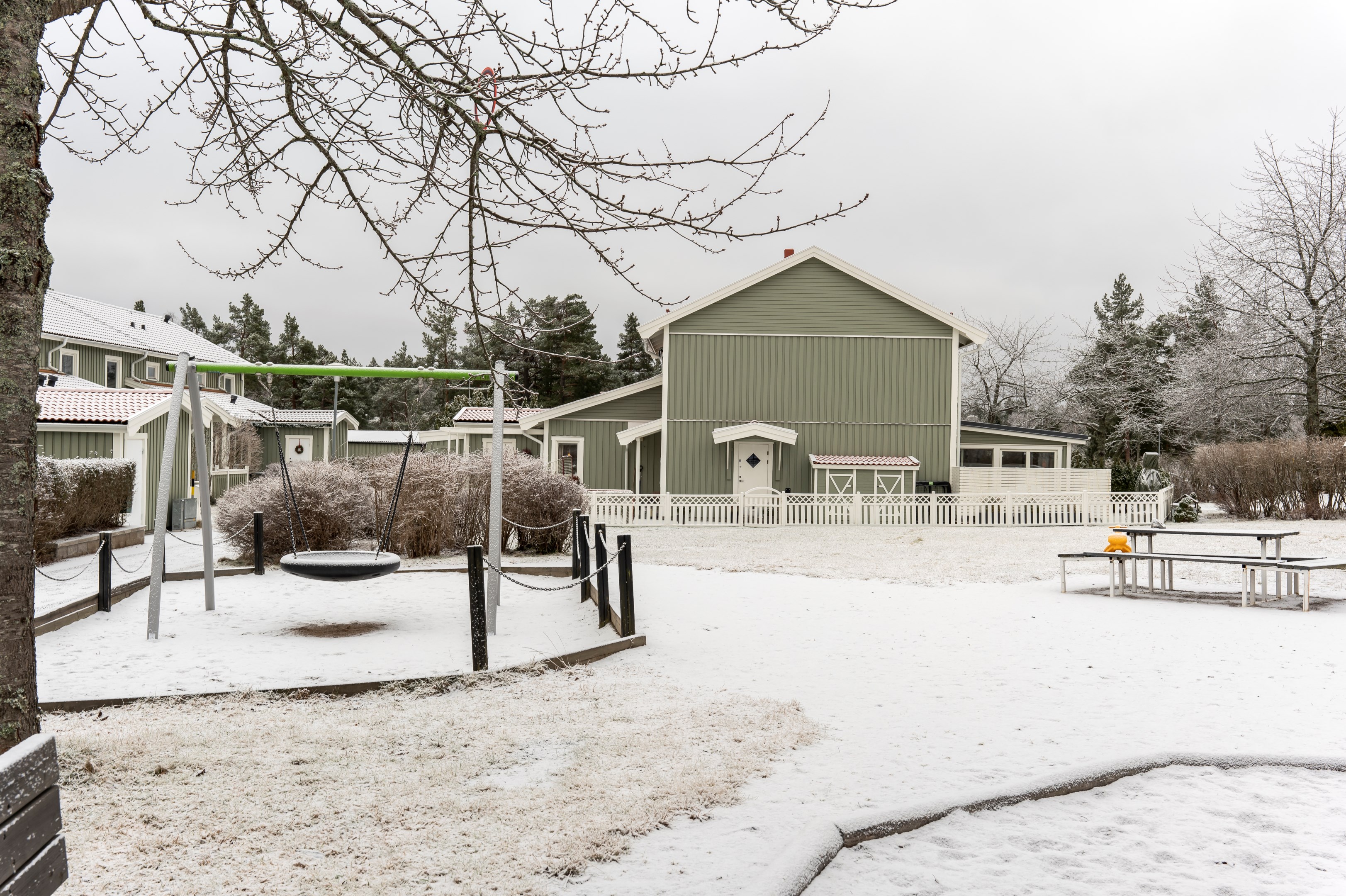 Bostadsbild från Flugsnapparvägen 26, Såld i Älta, Nacka
