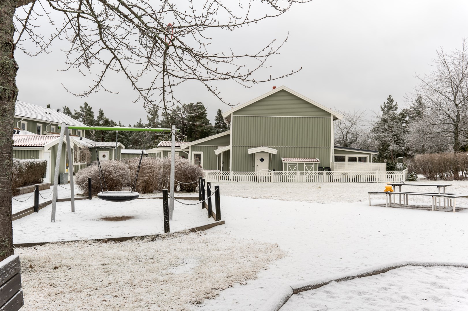 Bostadsbild från Flugsnapparvägen 26, Såld i Älta, Nacka