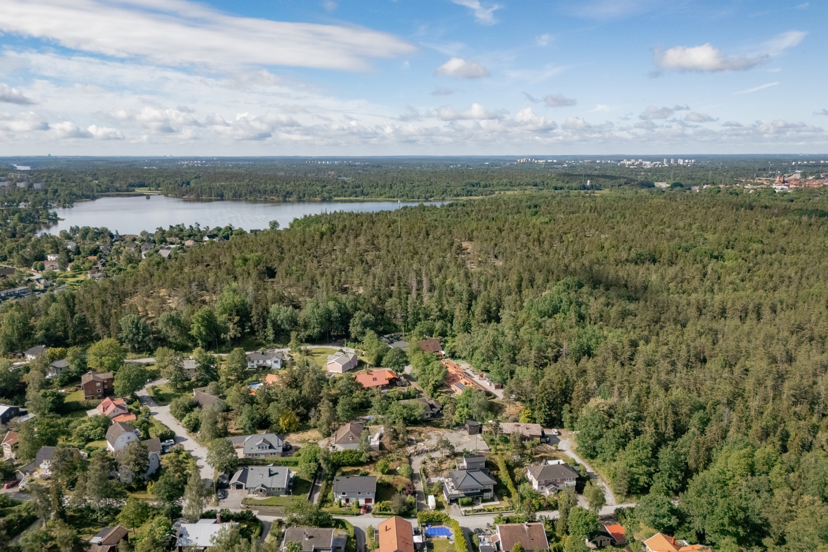 Bostadsbild från Flugsnapparvägen 26, Såld i Älta, Nacka