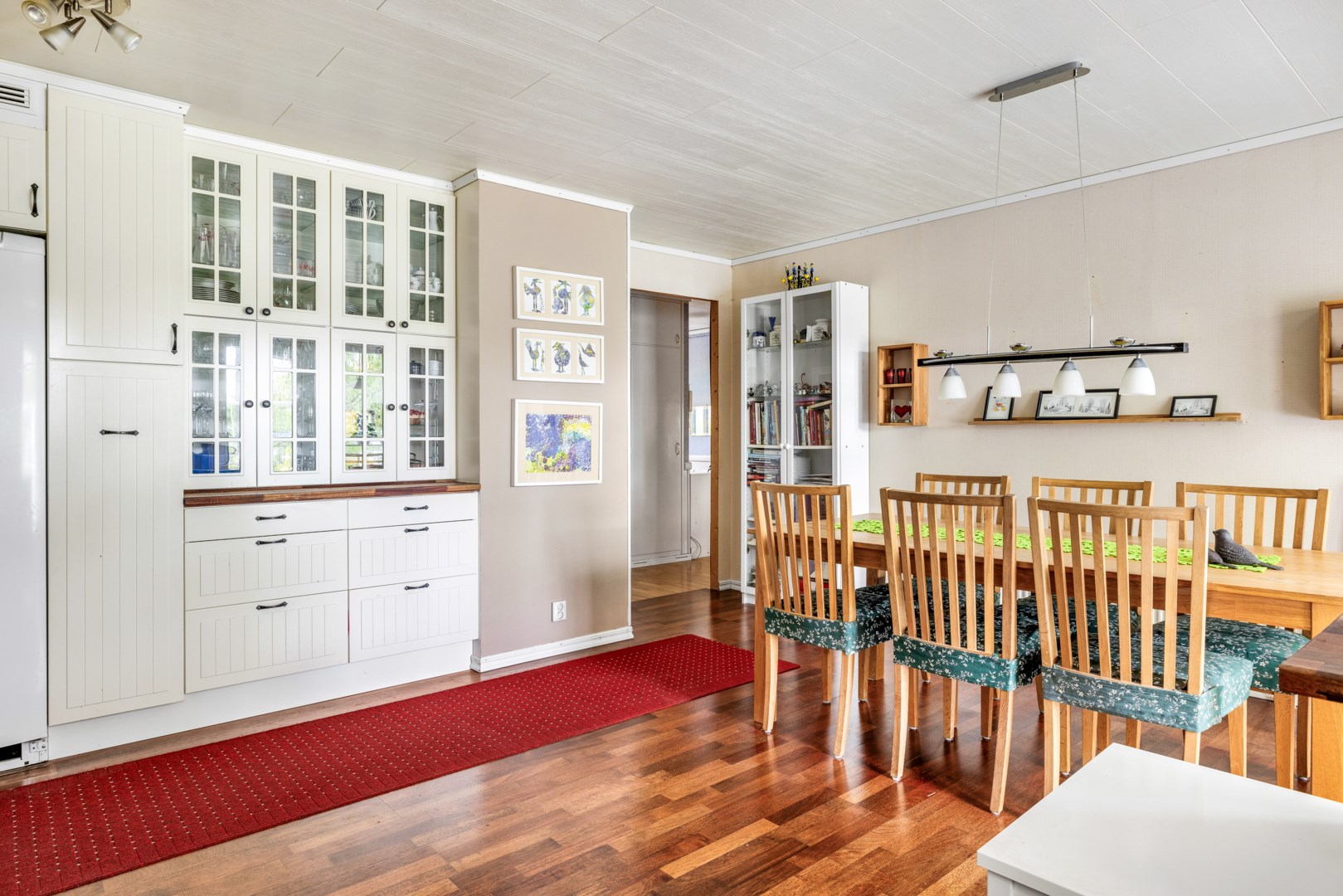 Bostadsbild från Pinnmovägen 7, Såld i Storvreta, Uppsala