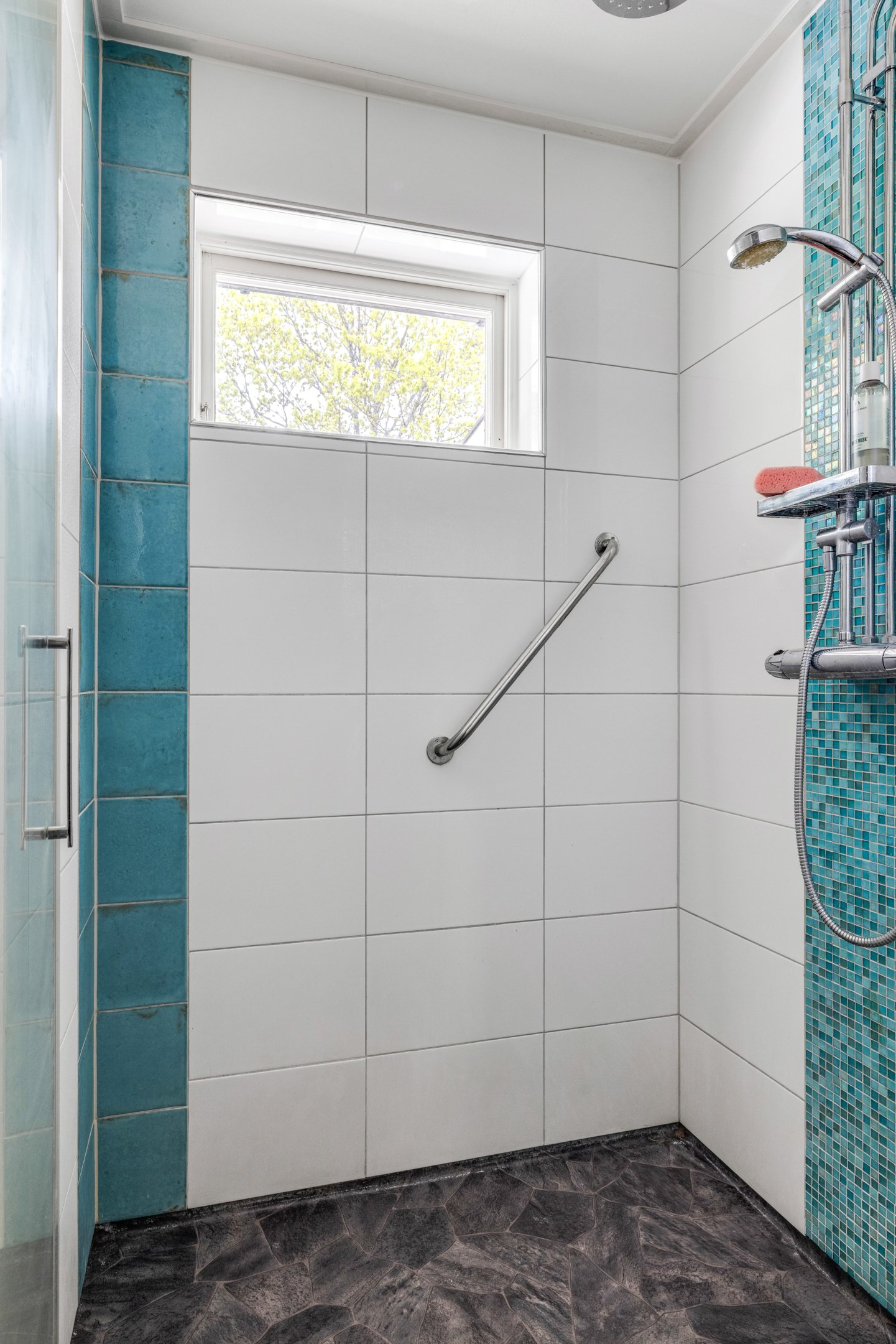 Bostadsbild från Pinnmovägen 7, Såld i Storvreta, Uppsala