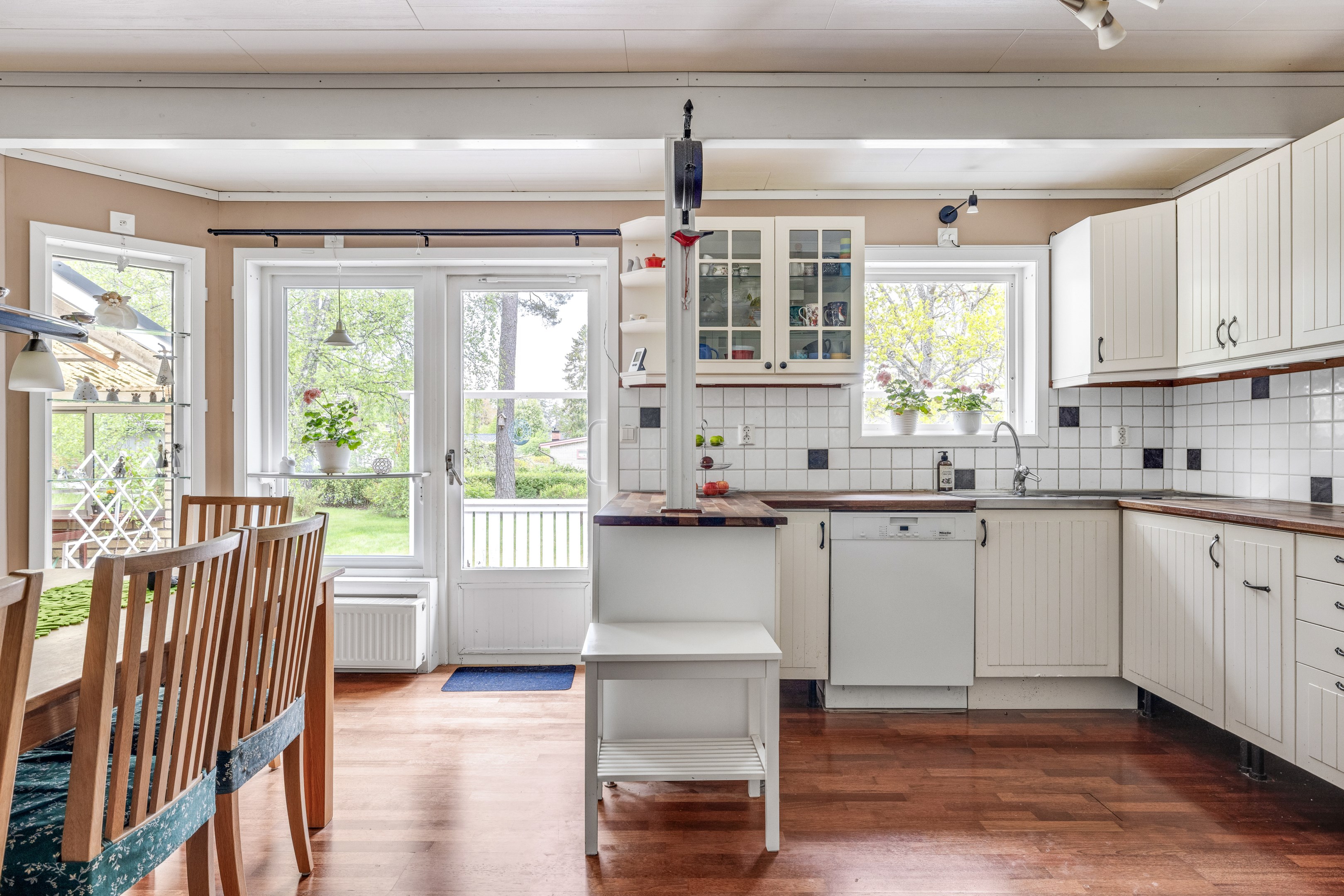 Bostadsbild från Pinnmovägen 7, Såld i Storvreta, Uppsala