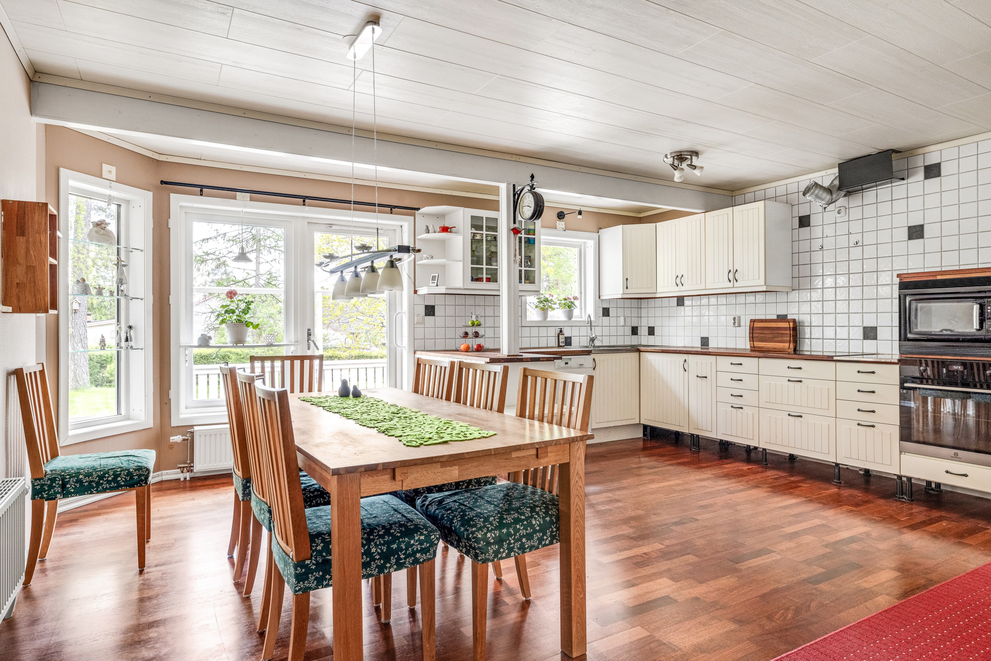 Bostadsbild från Pinnmovägen 7, Såld i Storvreta, Uppsala