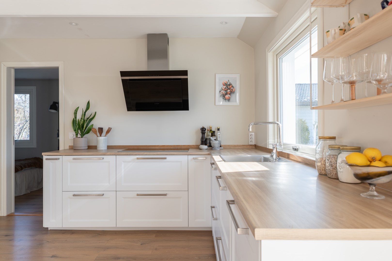 Bostadsbild från Klarinettvägen 10, Såld i Lycksta, Västerås