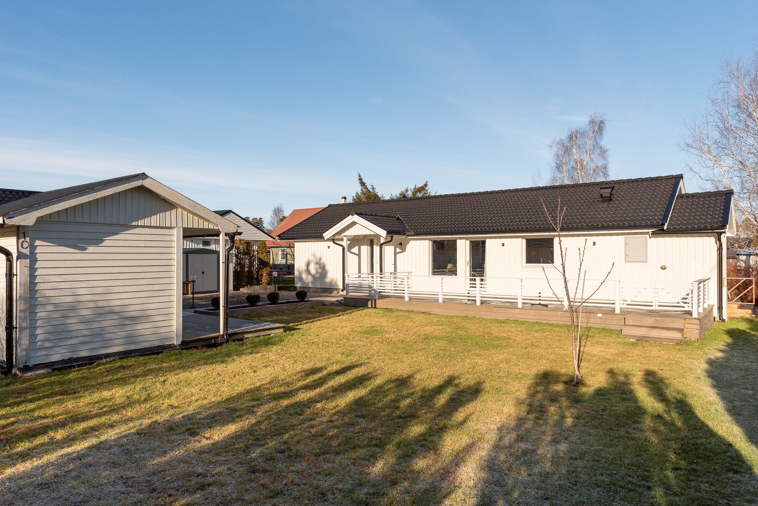 Bostadsbild från Klarinettvägen 10, Såld i Lycksta, Västerås