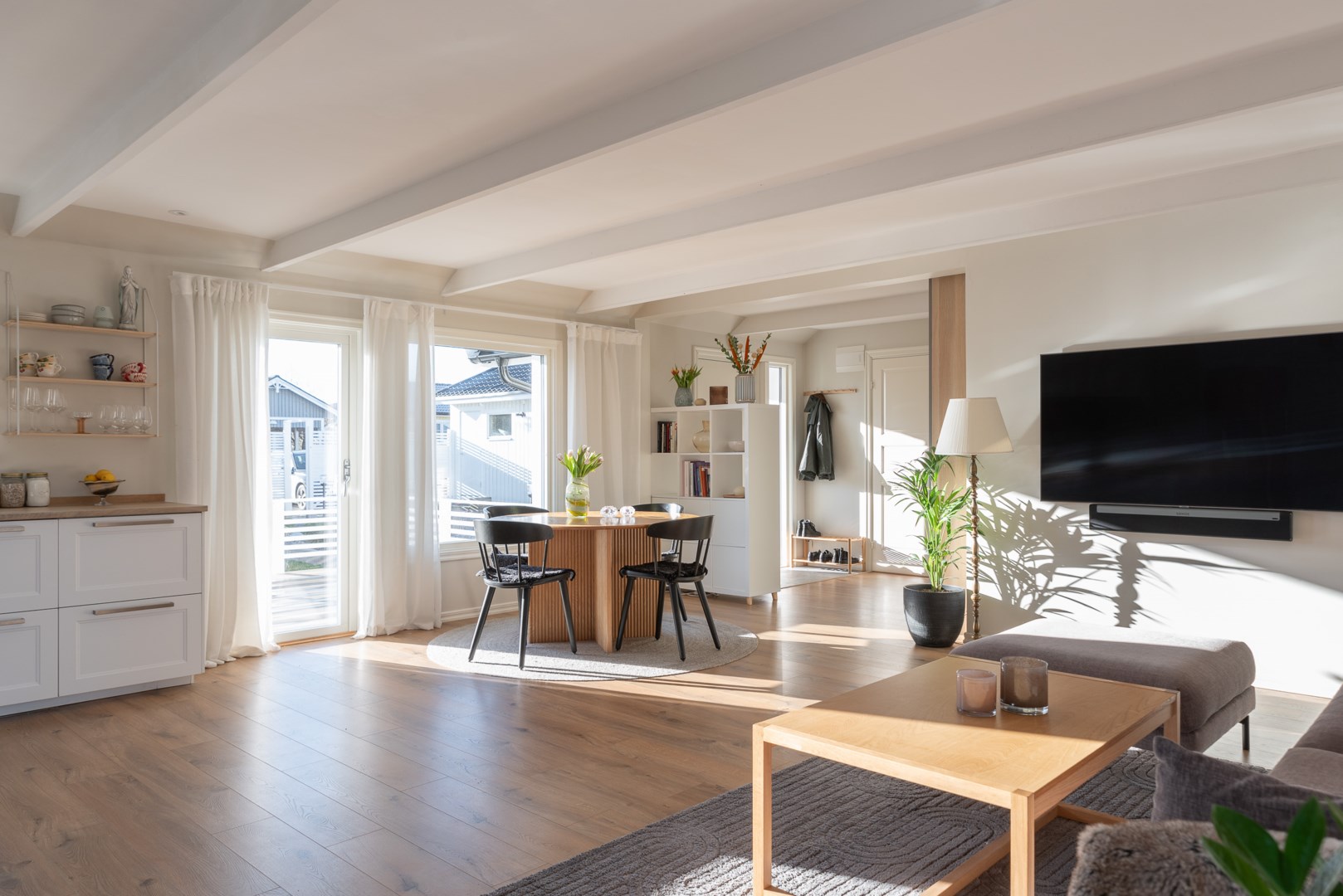 Bostadsbild från Klarinettvägen 10, Såld i Lycksta, Västerås