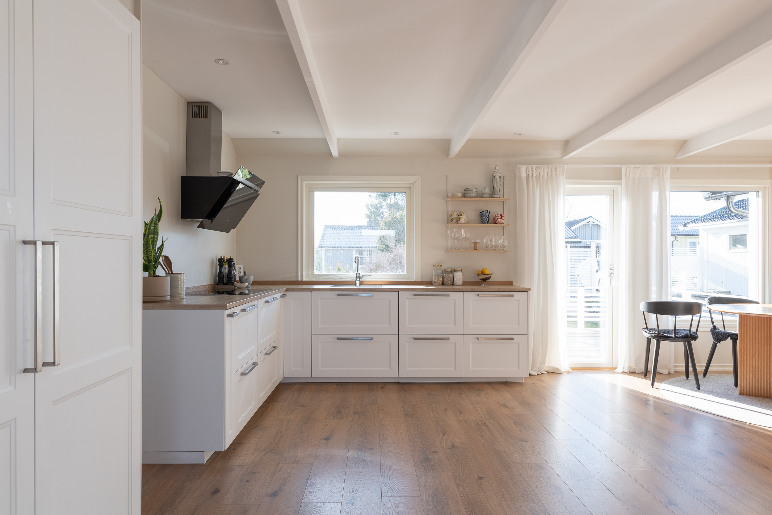 Bostadsbild från Klarinettvägen 10, Såld i Lycksta, Västerås