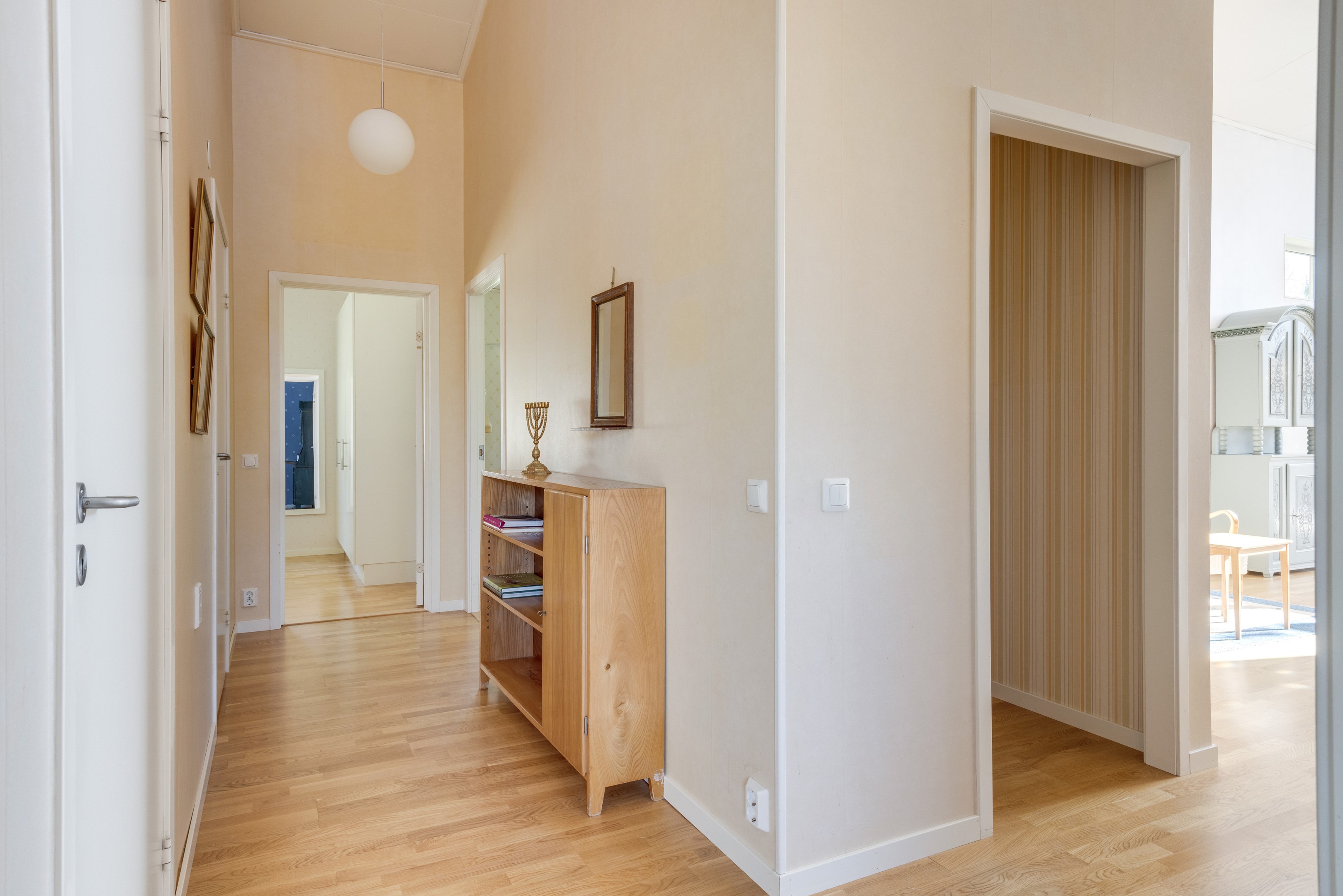 Bostadsbild från Stockvägen 5, Såld i Järlåsa, Uppsala