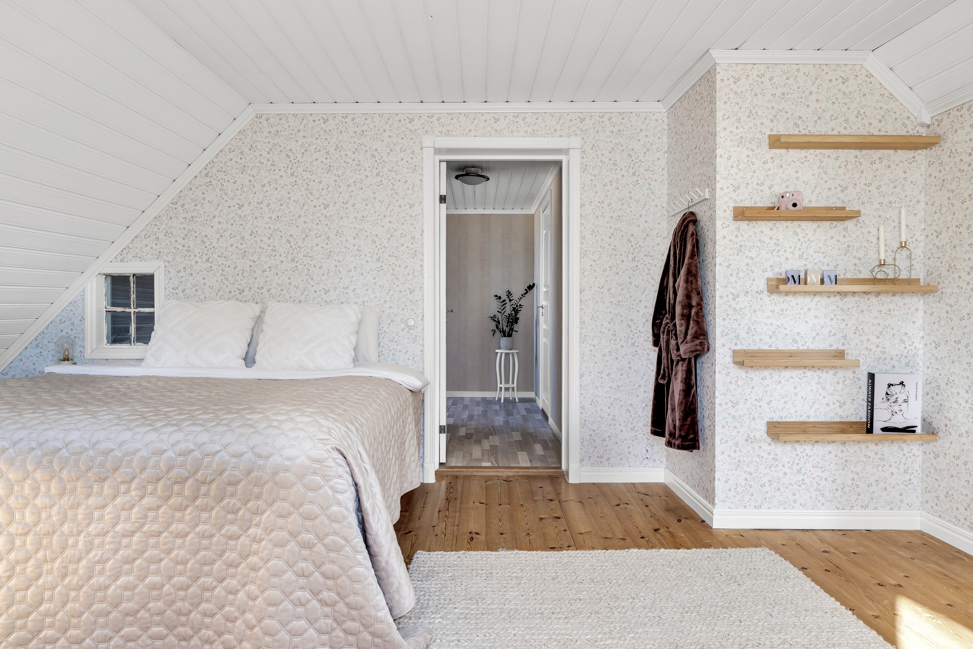 Bostadsbild från Hasselvägen 24, Såld i Storvreta, Uppsala