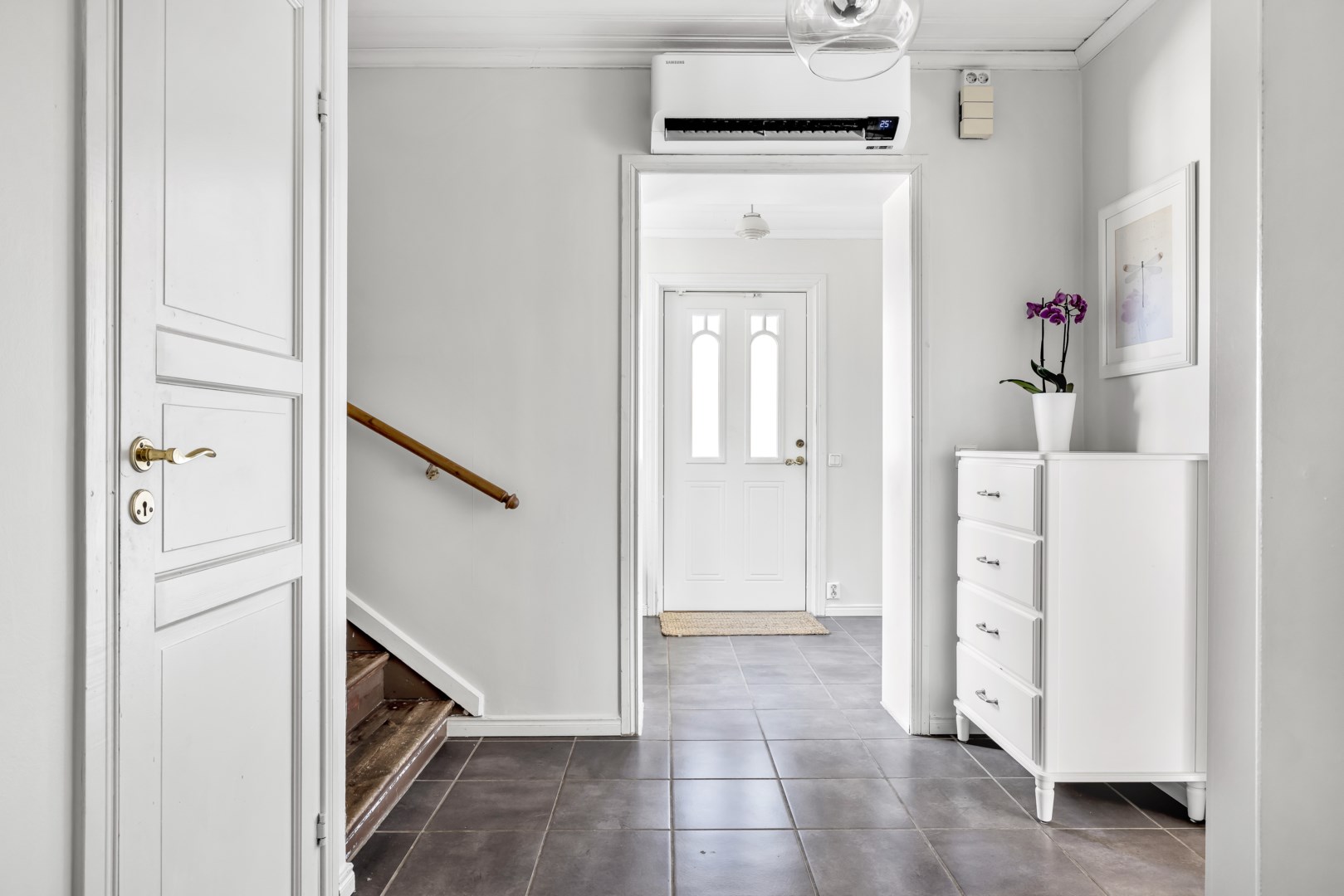 Bostadsbild från Hasselvägen 24, Såld i Storvreta, Uppsala