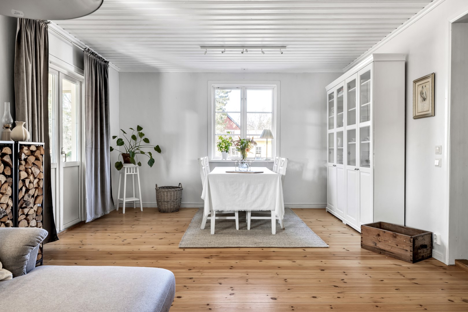 Bostadsbild från Hasselvägen 24, Såld i Storvreta, Uppsala