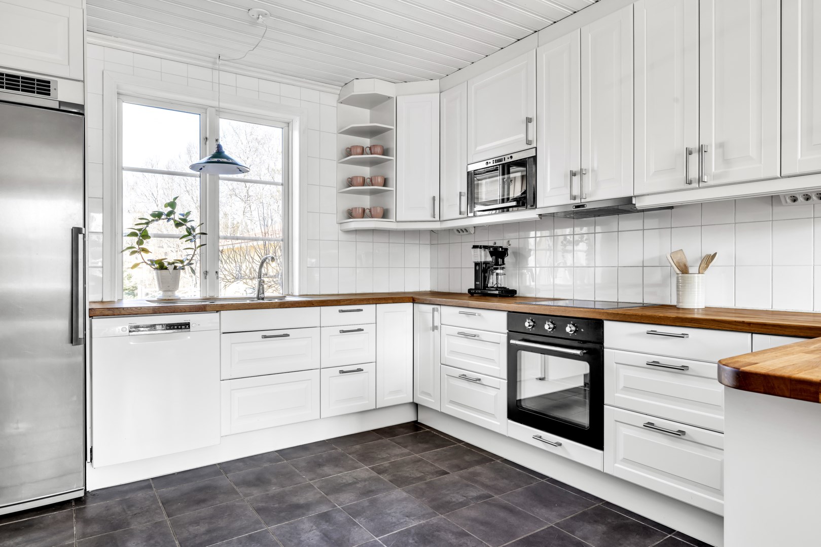 Bostadsbild från Hasselvägen 24, Såld i Storvreta, Uppsala