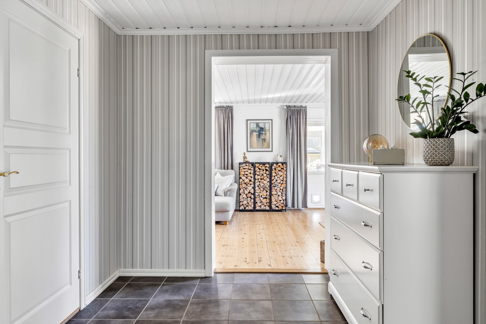 Bostadsbild från Hasselvägen 24, Såld i Storvreta, Uppsala