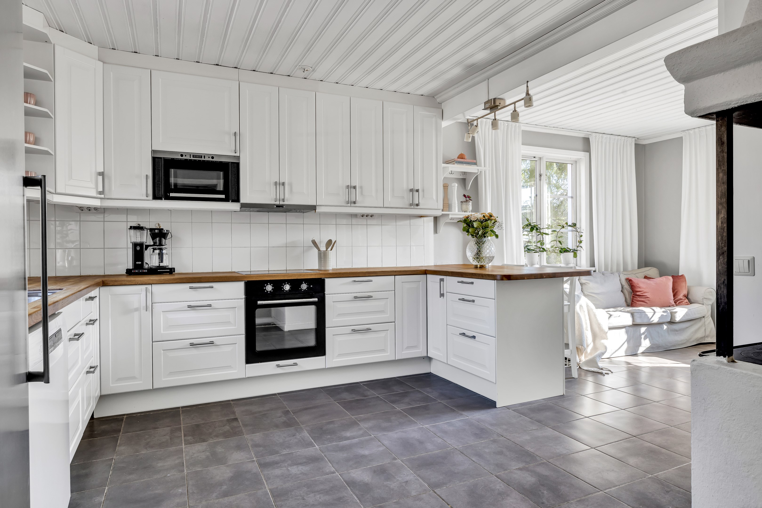 Bostadsbild från Hasselvägen 24, Såld i Storvreta, Uppsala