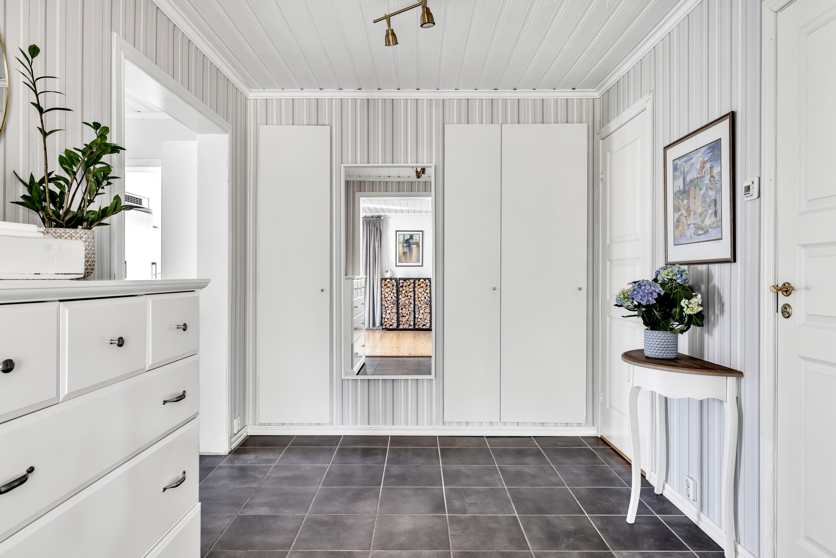 Bostadsbild från Hasselvägen 24, Såld i Storvreta, Uppsala