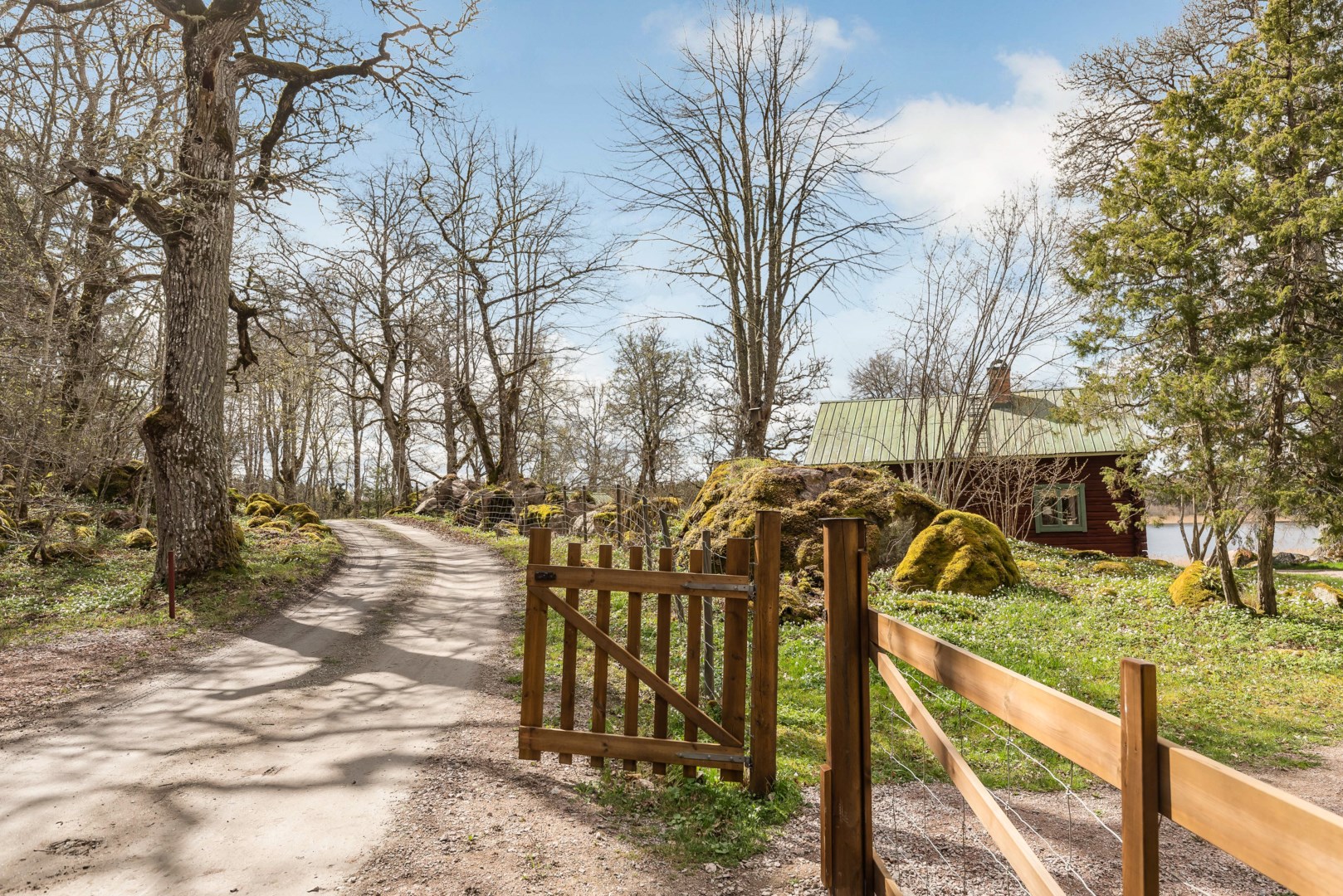 Bostadsbild från Funbo-Hovgården Humlebo 49, Såld i Marielund, Uppsala