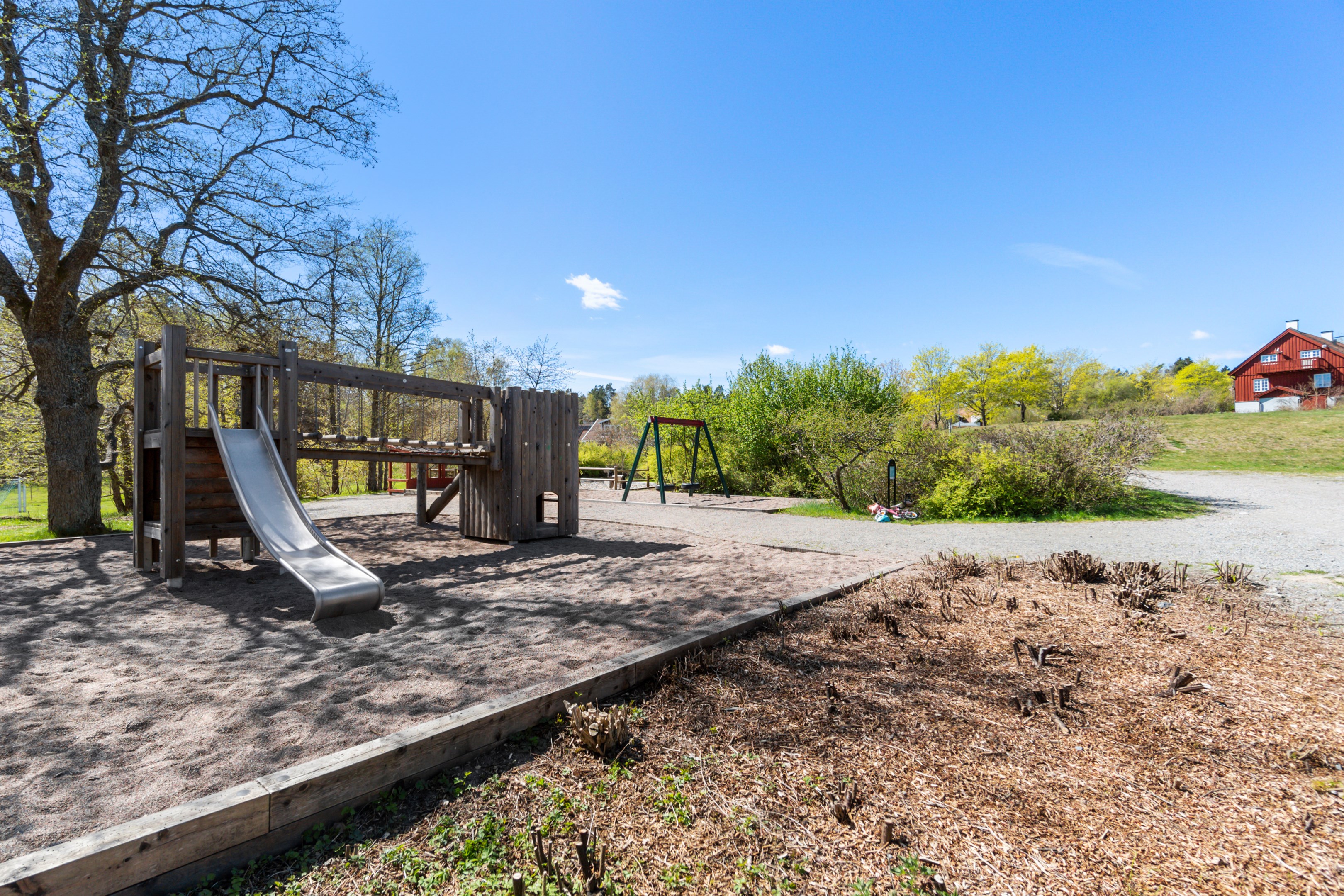 Områdesbild - Lekplats i Rensättra naturreservat intill Rensättra allé