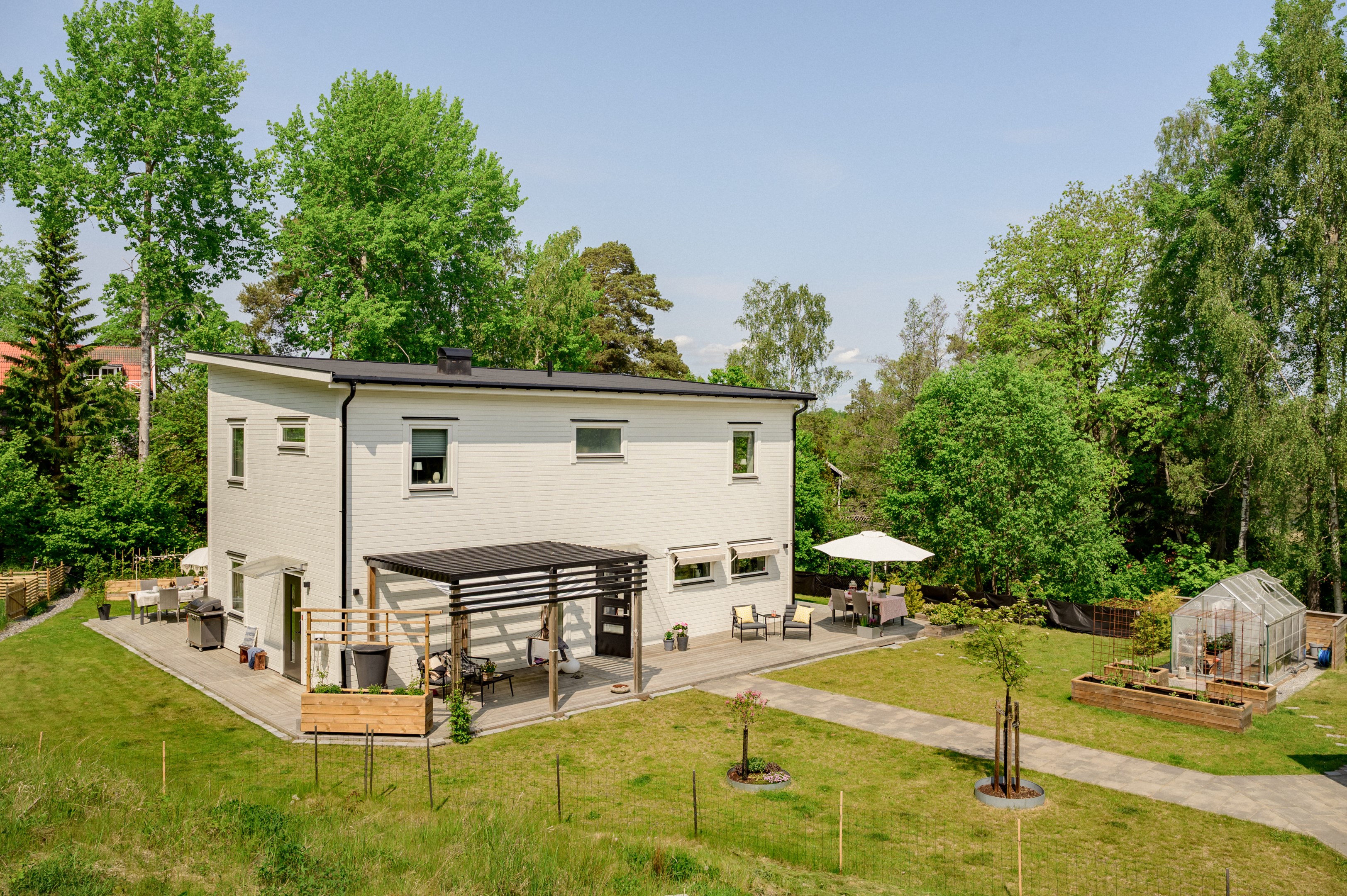 Bostadsbild från Hasselbacken 13, Såld i Kolvik, Värmdö
