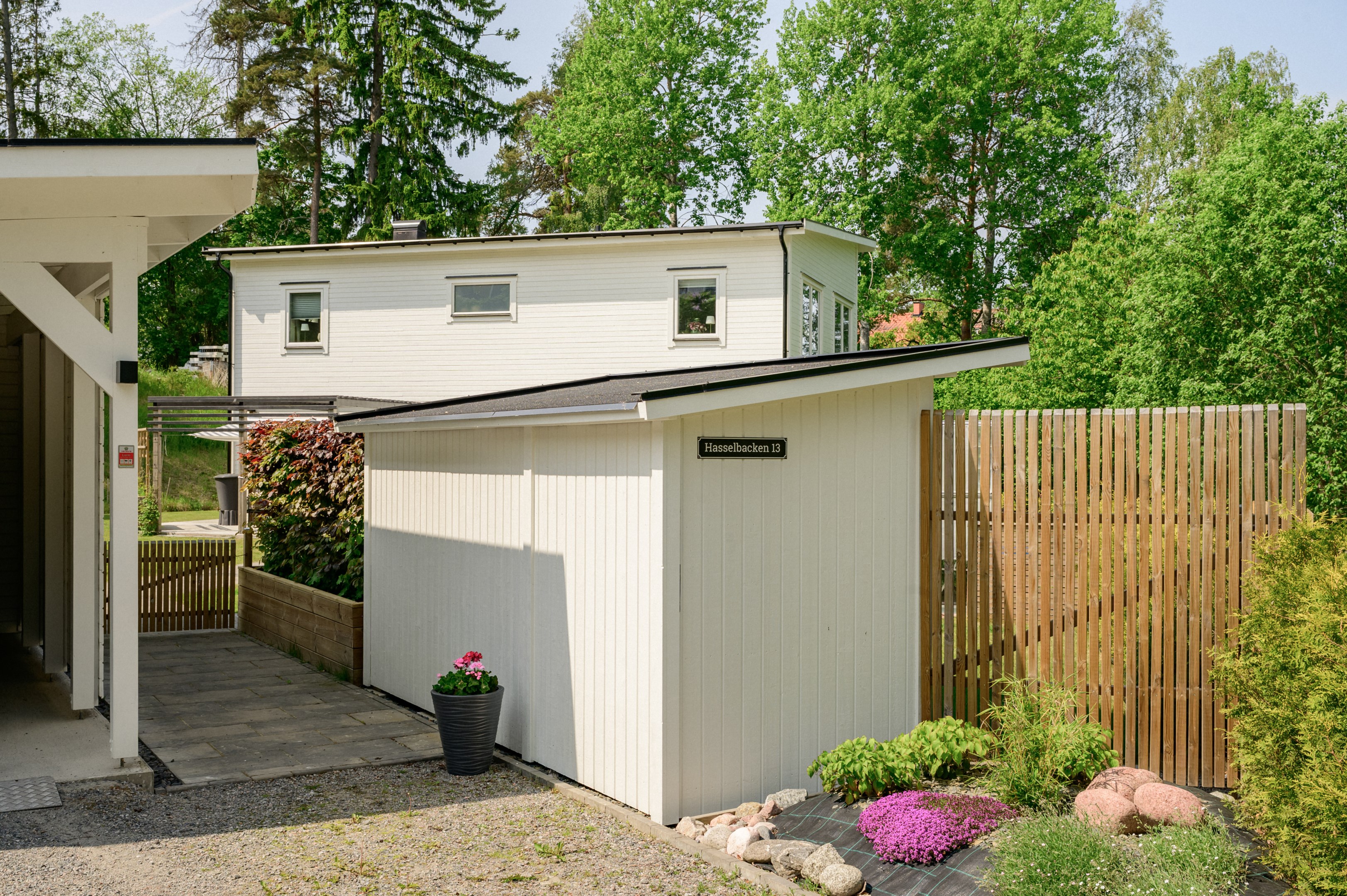 Bostadsbild från Hasselbacken 13, Såld i Kolvik, Värmdö