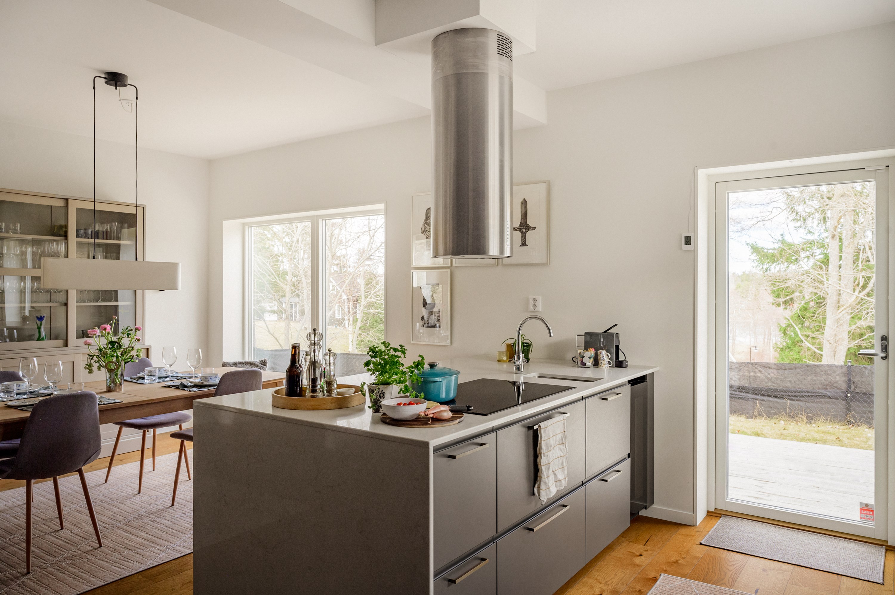 Bostadsbild från Hasselbacken 13, Såld i Kolvik, Värmdö