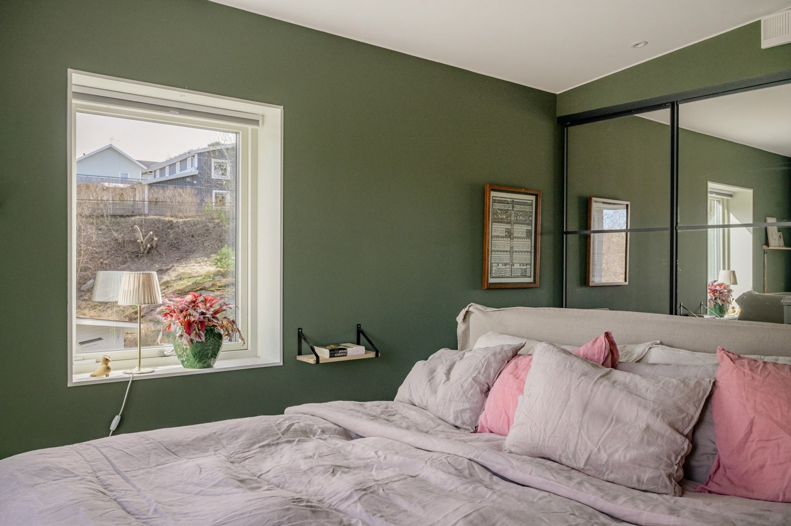 Bostadsbild från Hasselbacken 13, Såld i Kolvik, Värmdö