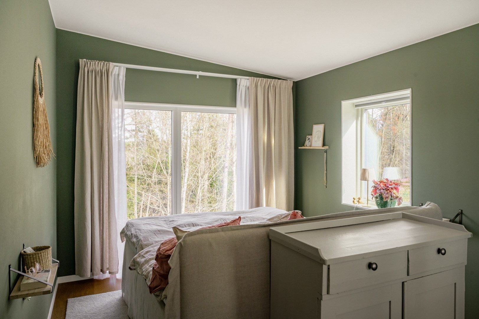 Bostadsbild från Hasselbacken 13, Såld i Kolvik, Värmdö