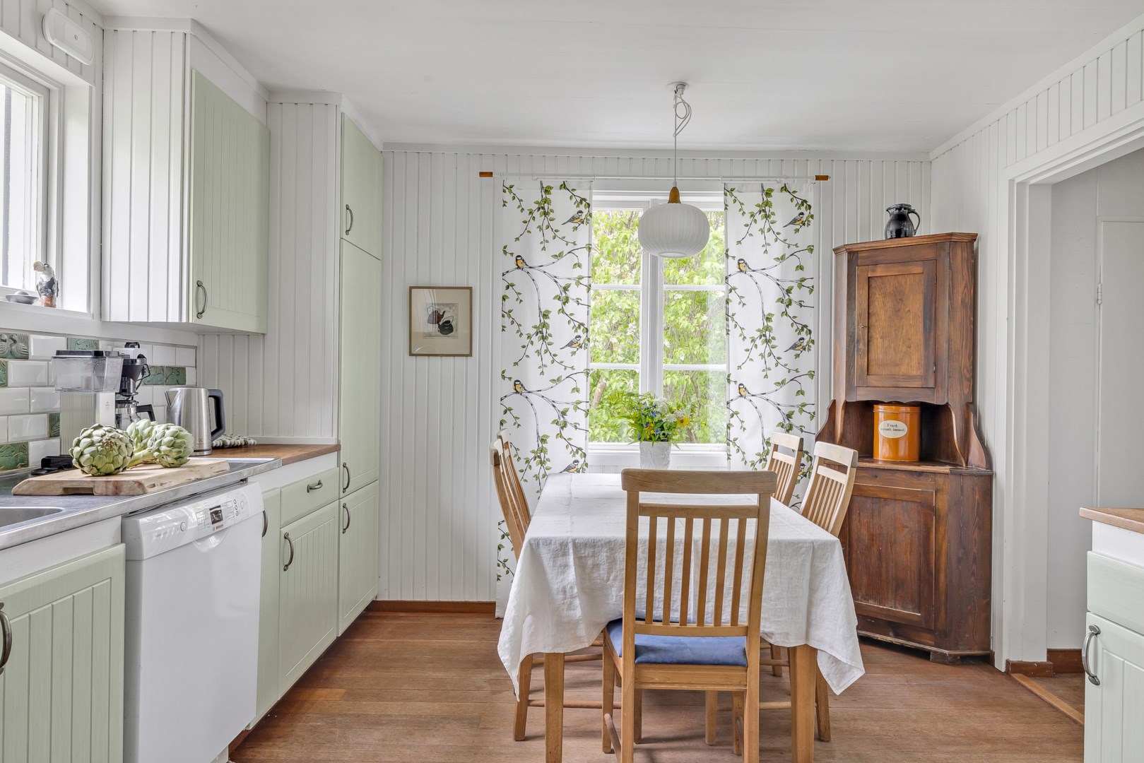 Bostadsbild från Vattgårdsvägen 2, Såld i Storvreta, Uppsala