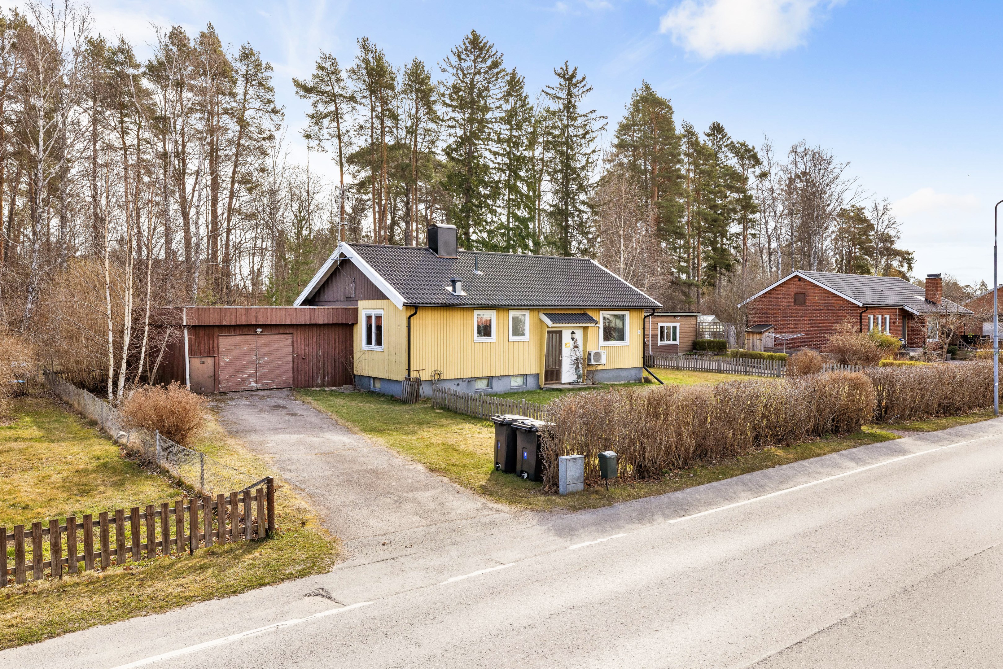 Bostadsbild från Tårpilsvägen 26, Såld i Lövstalöt, Uppsala