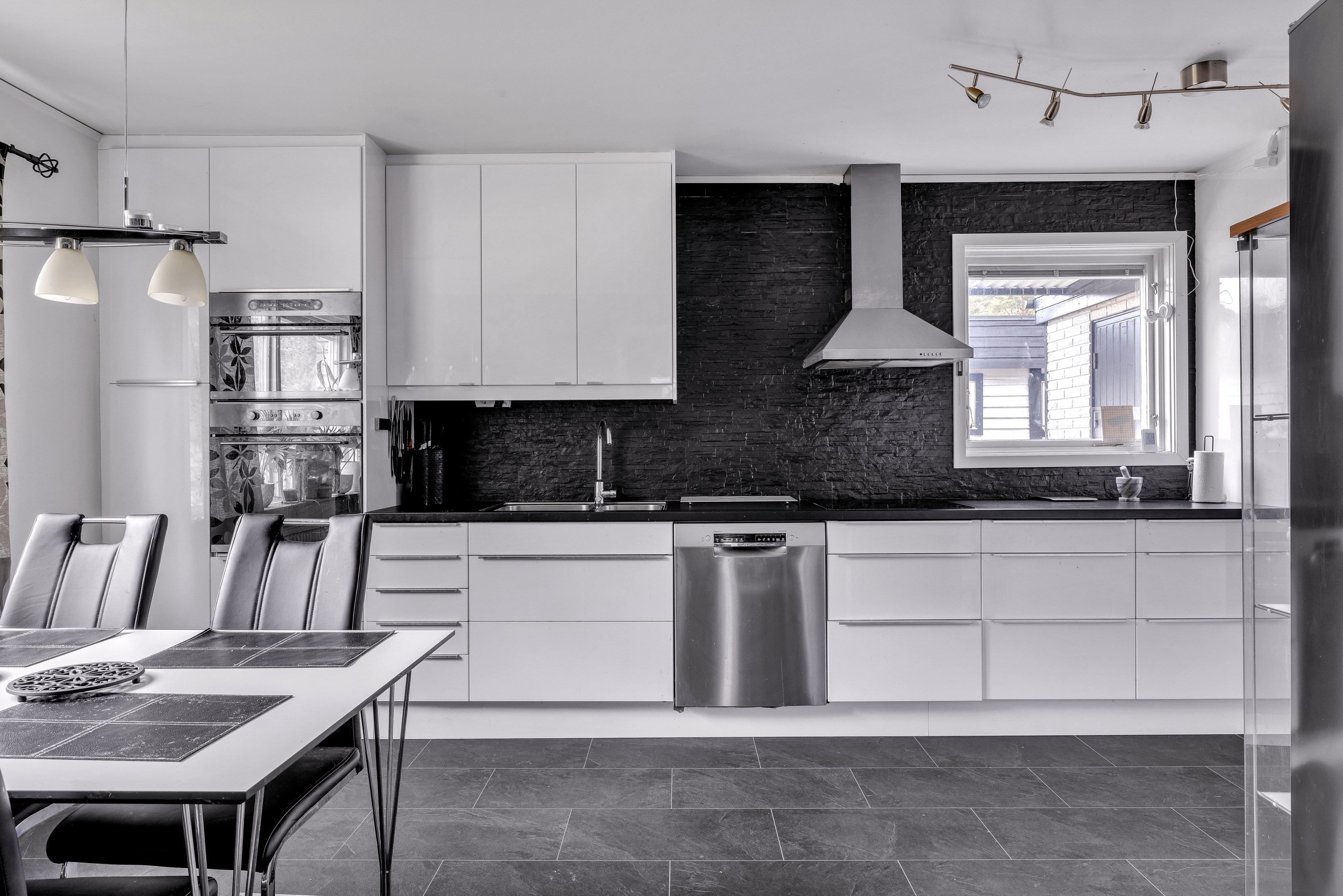 Bostadsbild från Vängelinsvägen 7, Såld i Storvreta, Uppsala