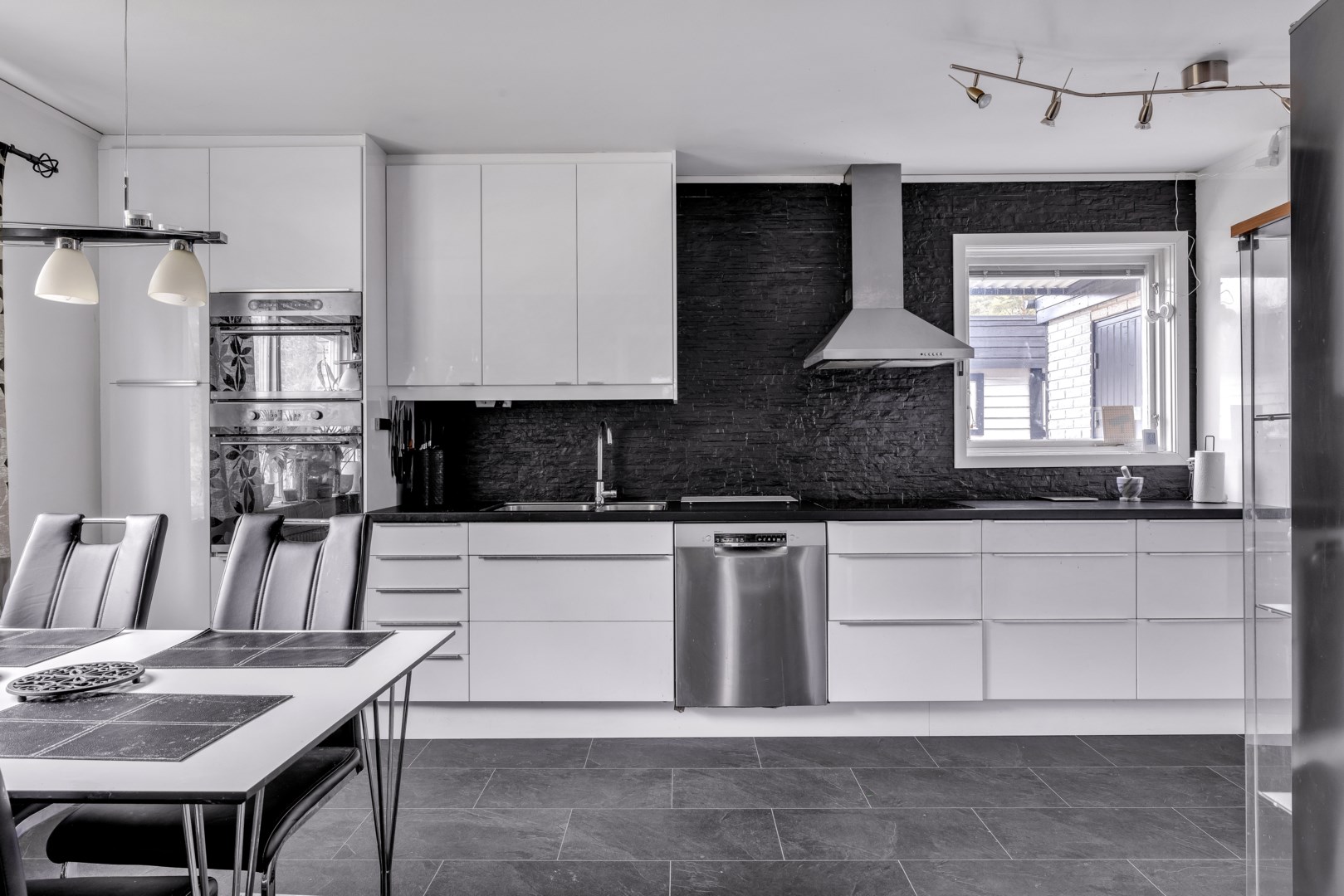 Bostadsbild från Vängelinsvägen 7, Såld i Storvreta, Uppsala