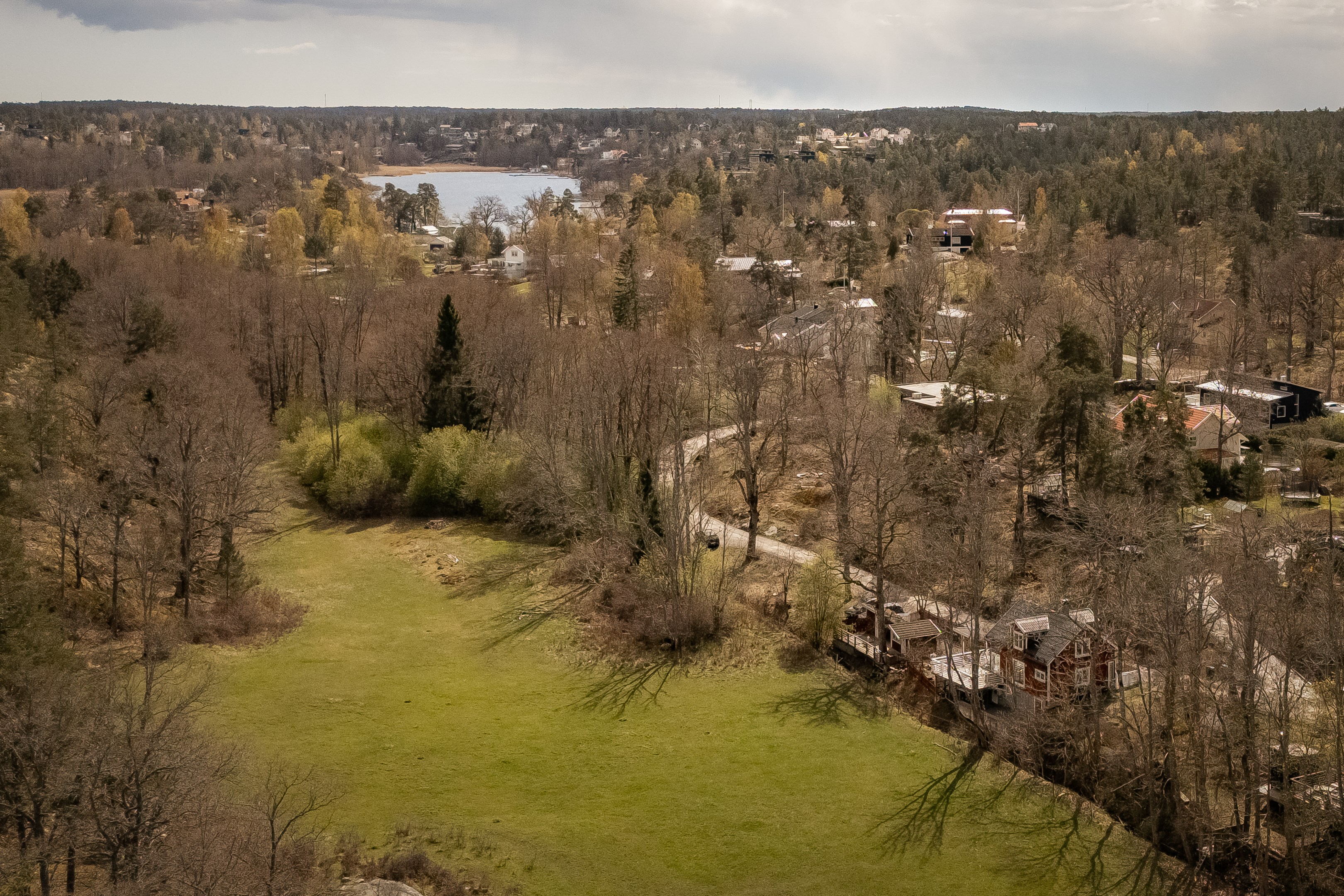 Här bor man med närhet till vidsträckta naturområden och bad