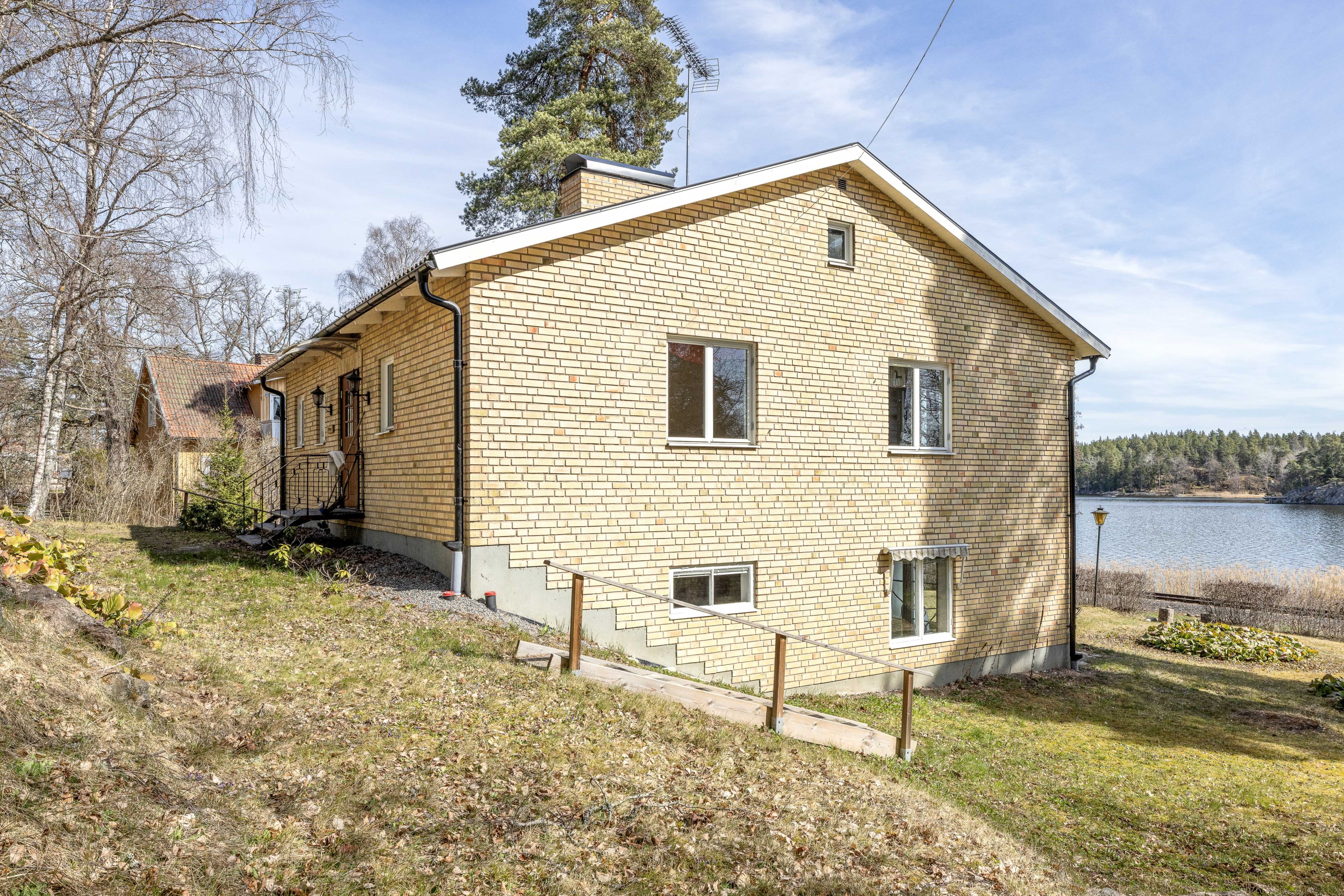 Bostadsbild från Lännalöt 15, Såld i Länna, Uppsala