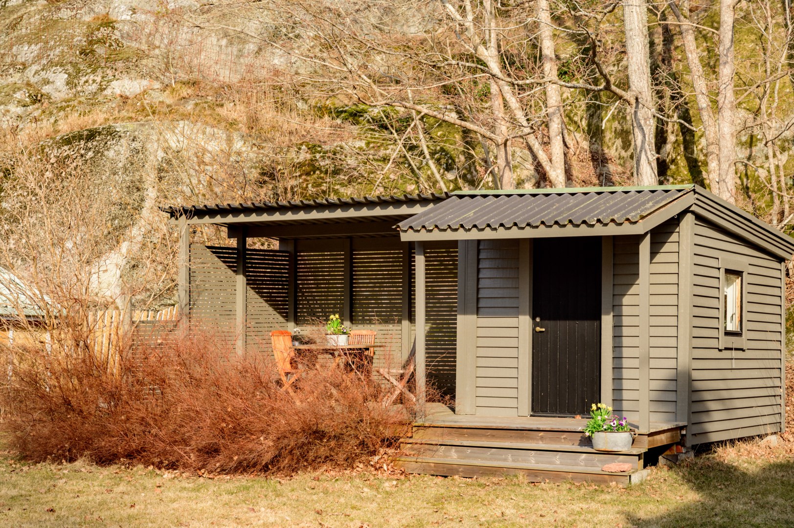 Middagsterrass med kallförråd/övernattning för sommargäster