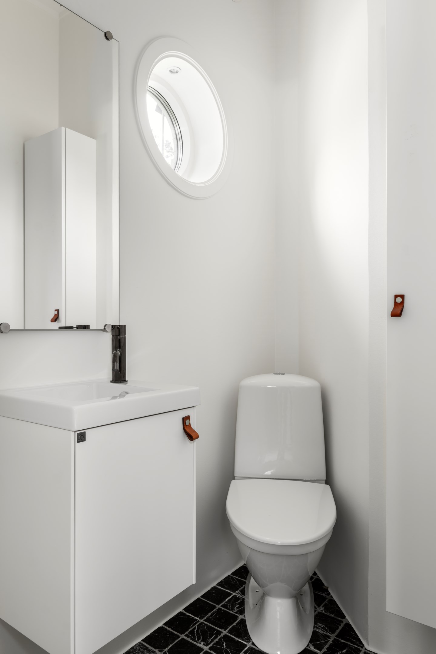 Bostadsbild från Karbovägen 1, Såld i Kummelnäs, Nacka