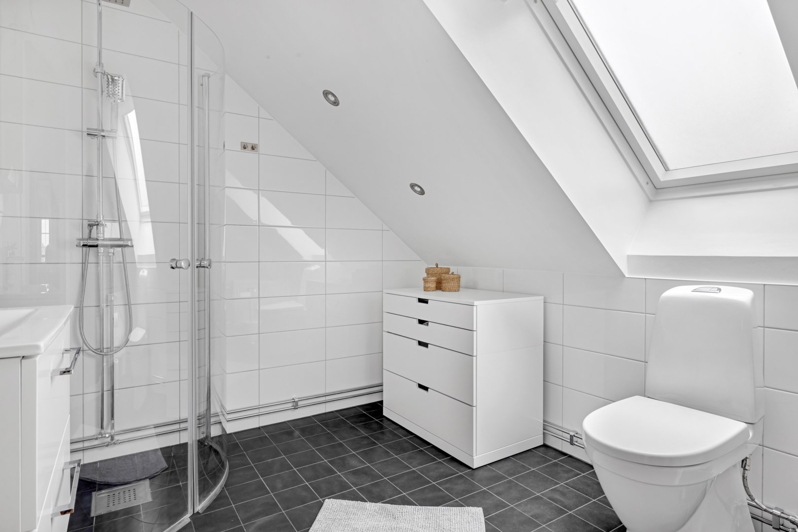 Bostadsbild från Lindvägen 6, Till salu i Örsundsbro, Enköping