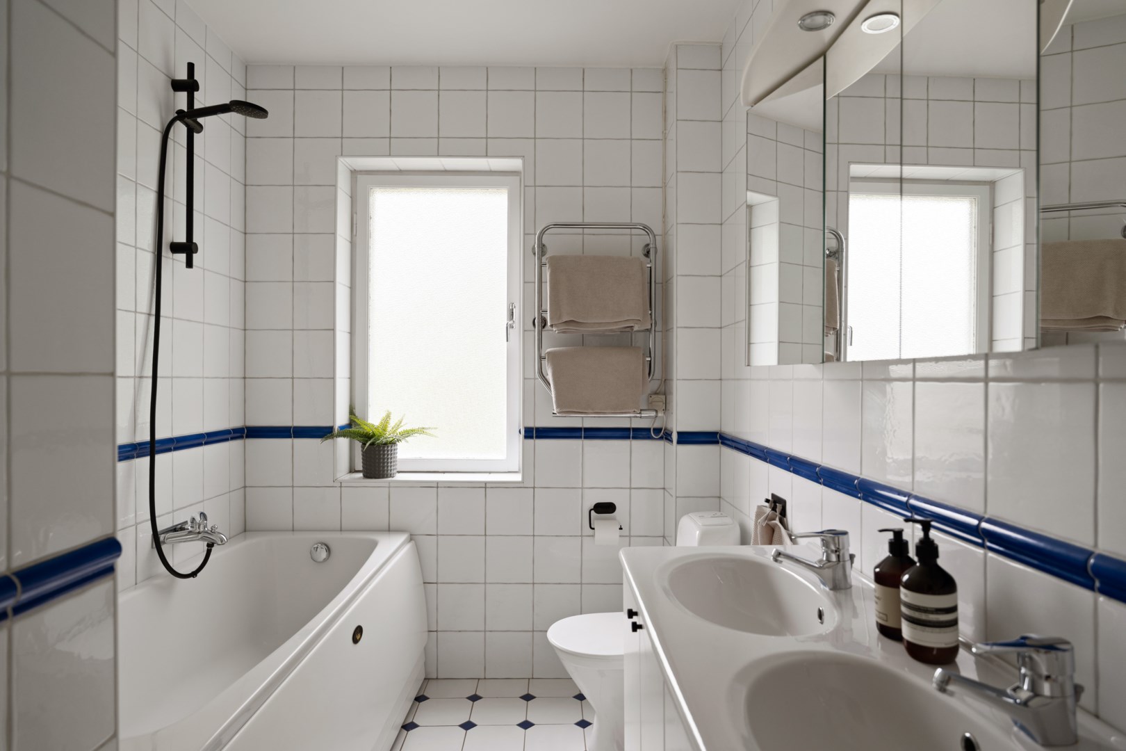 Bostadsbild från Krokvägen 3, Såld i Storängen, Nacka