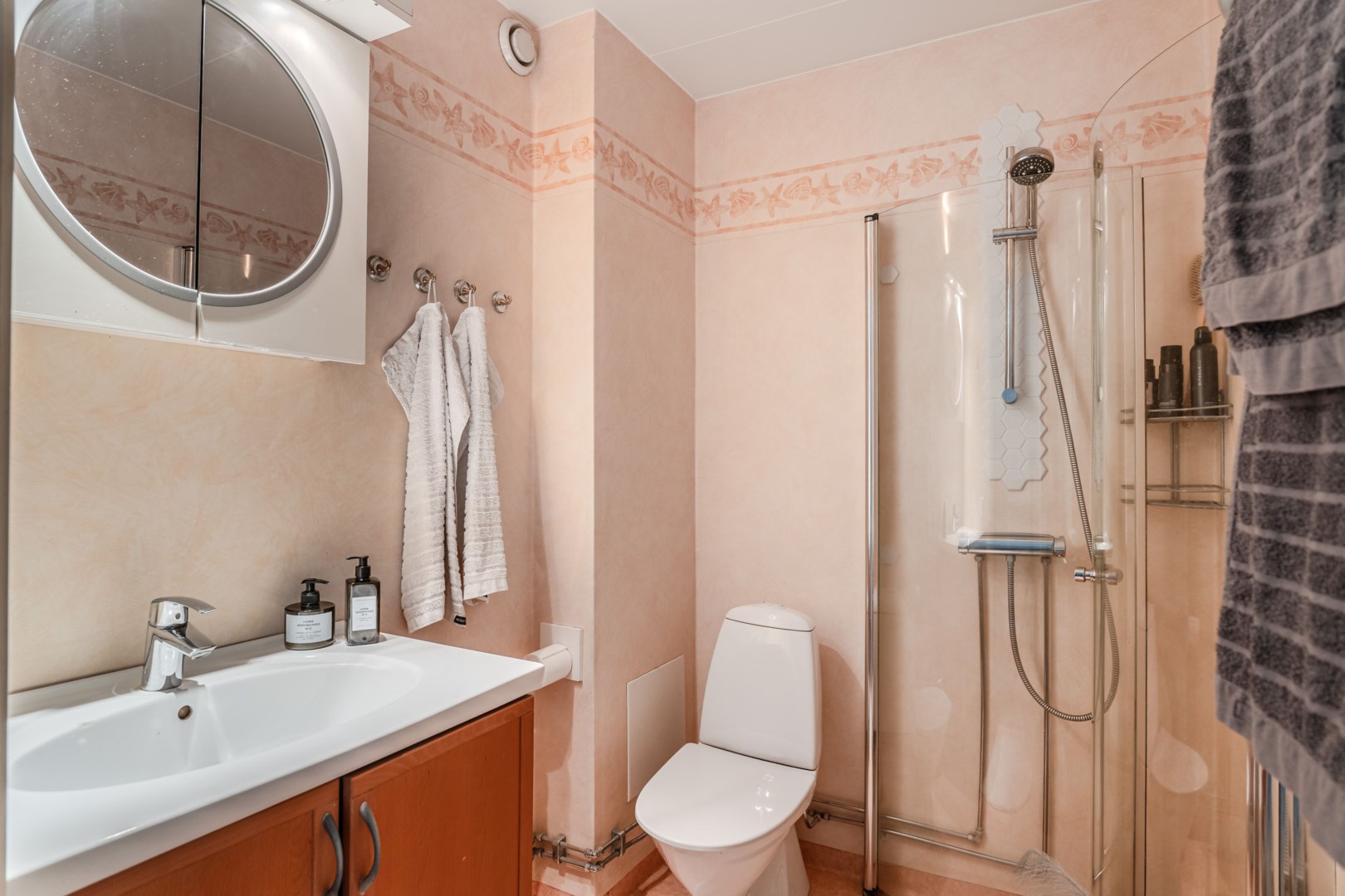 Bostadsbild från Ölandsresan 7, Till salu i Sävja, Uppsala