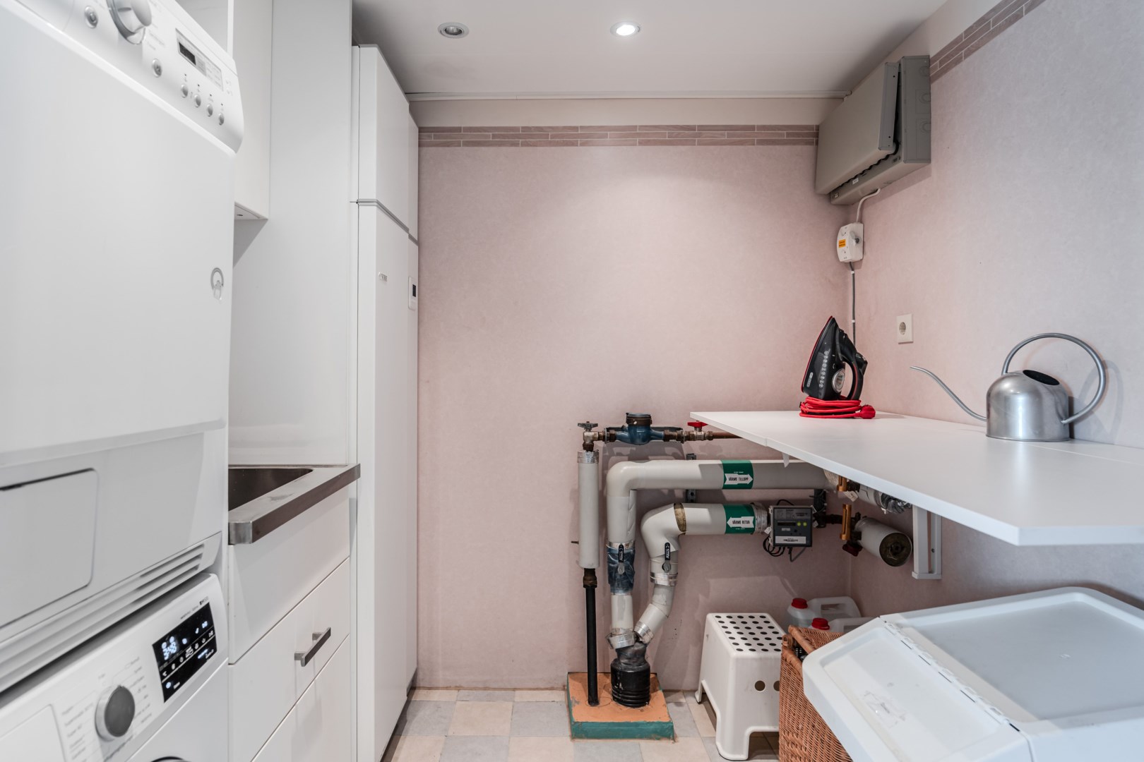 Bostadsbild från Ölandsresan 7, Till salu i Sävja, Uppsala