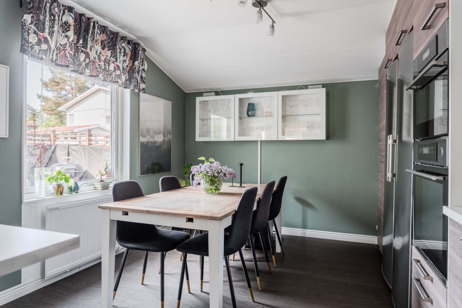 Bostadsbild från Ölandsresan 7, Till salu i Sävja, Uppsala