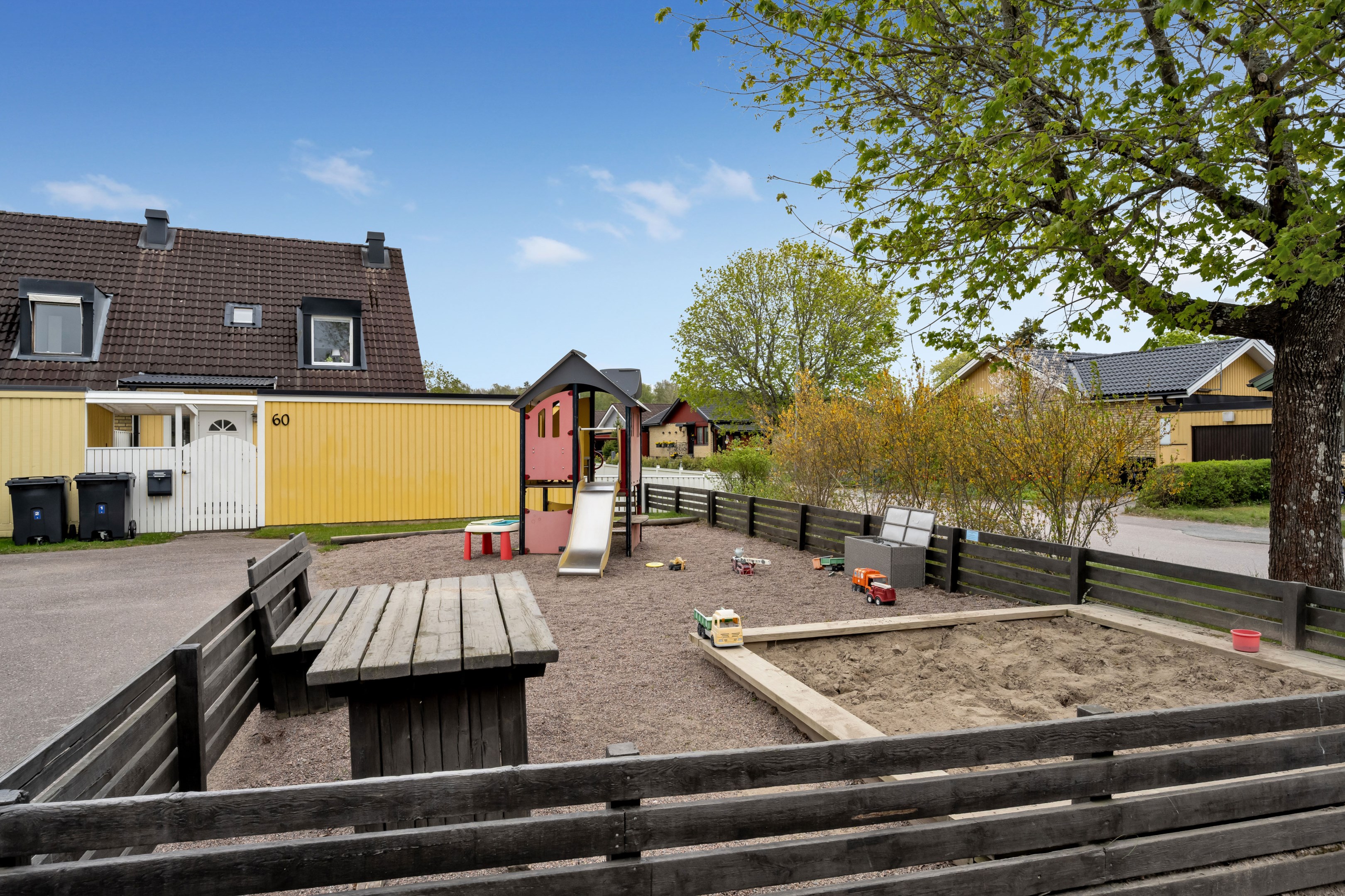 Bostadsbild från Bonadsvägen 44, Såld i Nåntuna, Uppsala