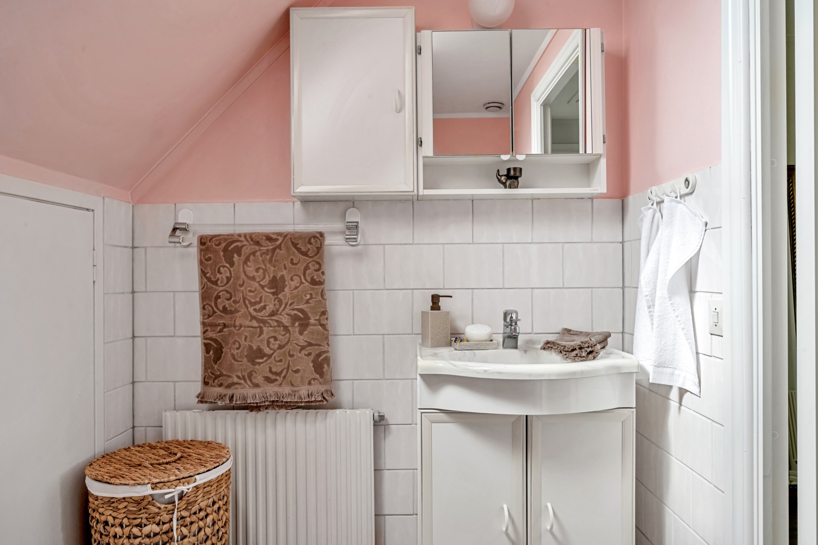 Bostadsbild från Bonadsvägen 44, Såld i Nåntuna, Uppsala